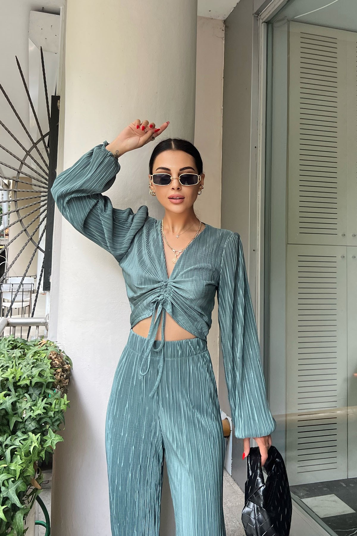Yeşil Fitilli Pantolon ve Büzgü Detaylı Bluz Takım