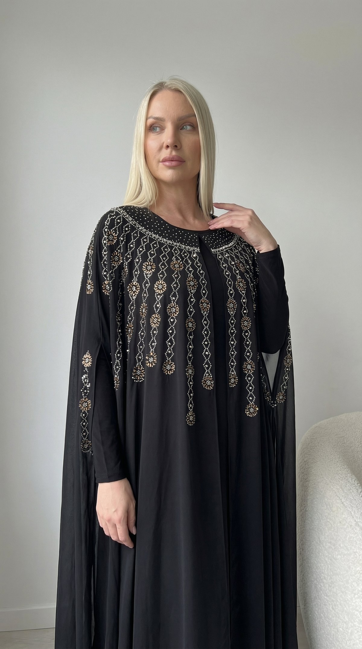 Şifon Altın Nakış İşlemeli Siyah Abaya Elbise Ferace