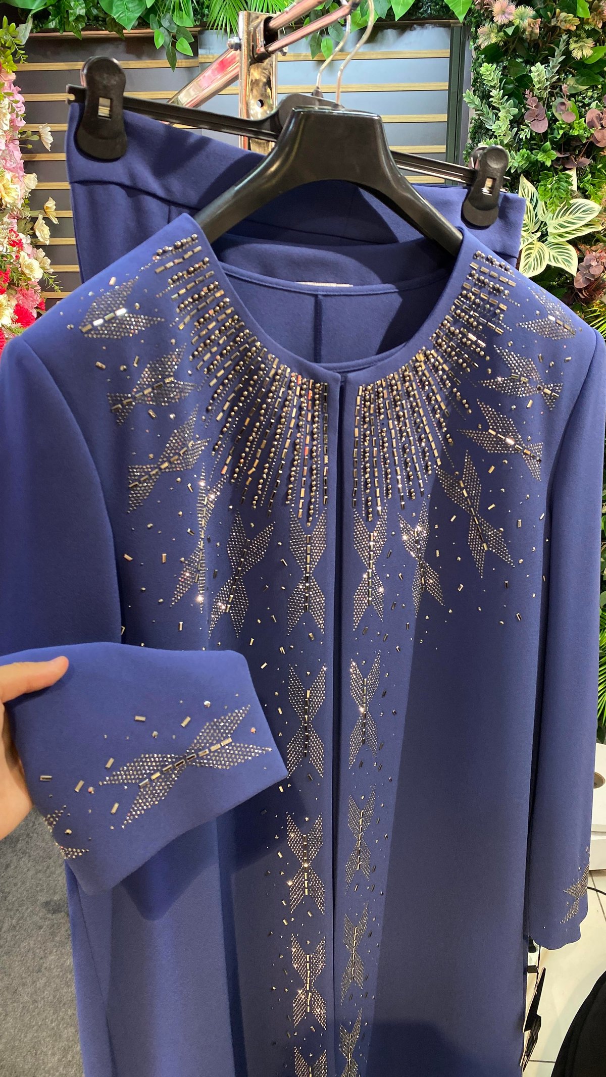 Blue Three-Piece Suit with Collar and Jacket Front Stone Details and Lining