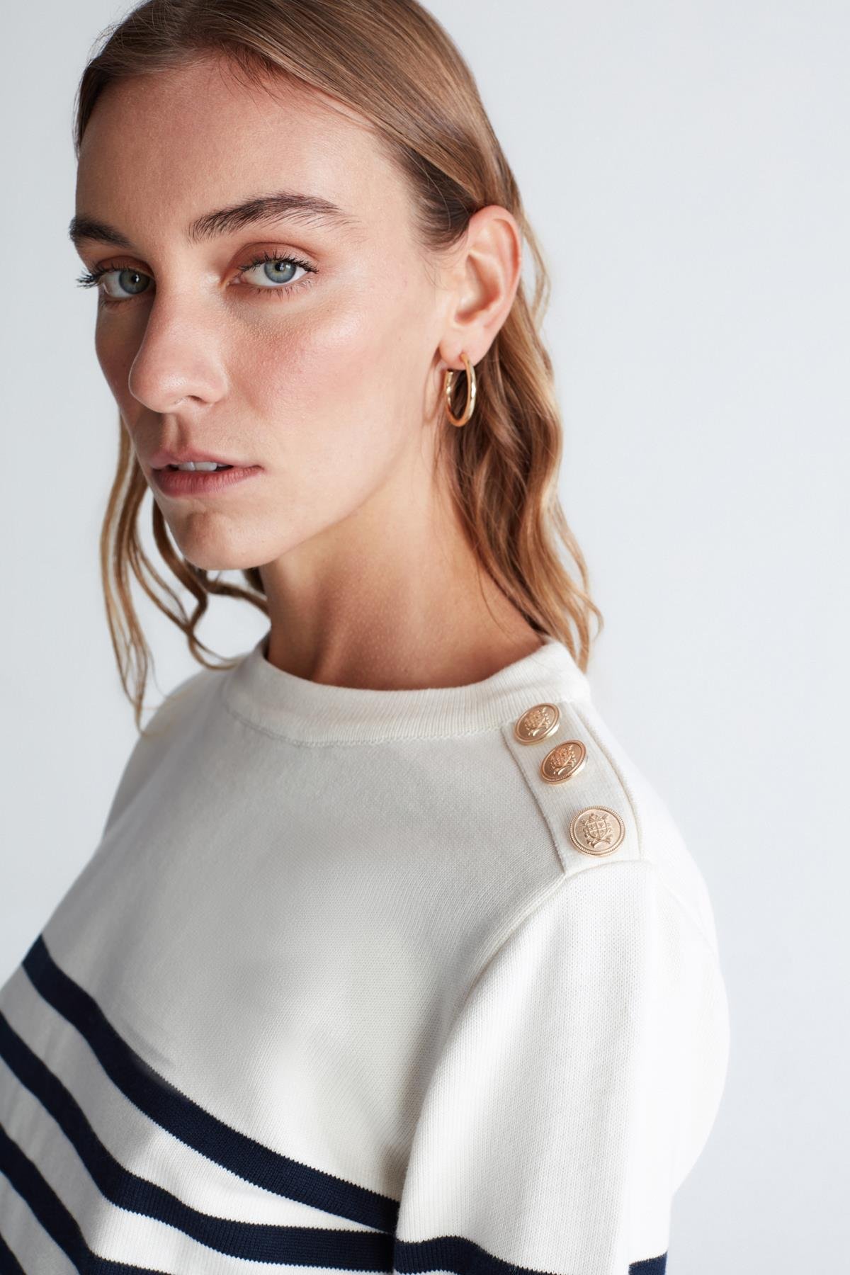 Peraluna BARDOT PULLOVER Omzu Düğmeli Çizgili Organik Pamuk Mevsimlik Kadın Triko Kazak Ekru/Lacivert