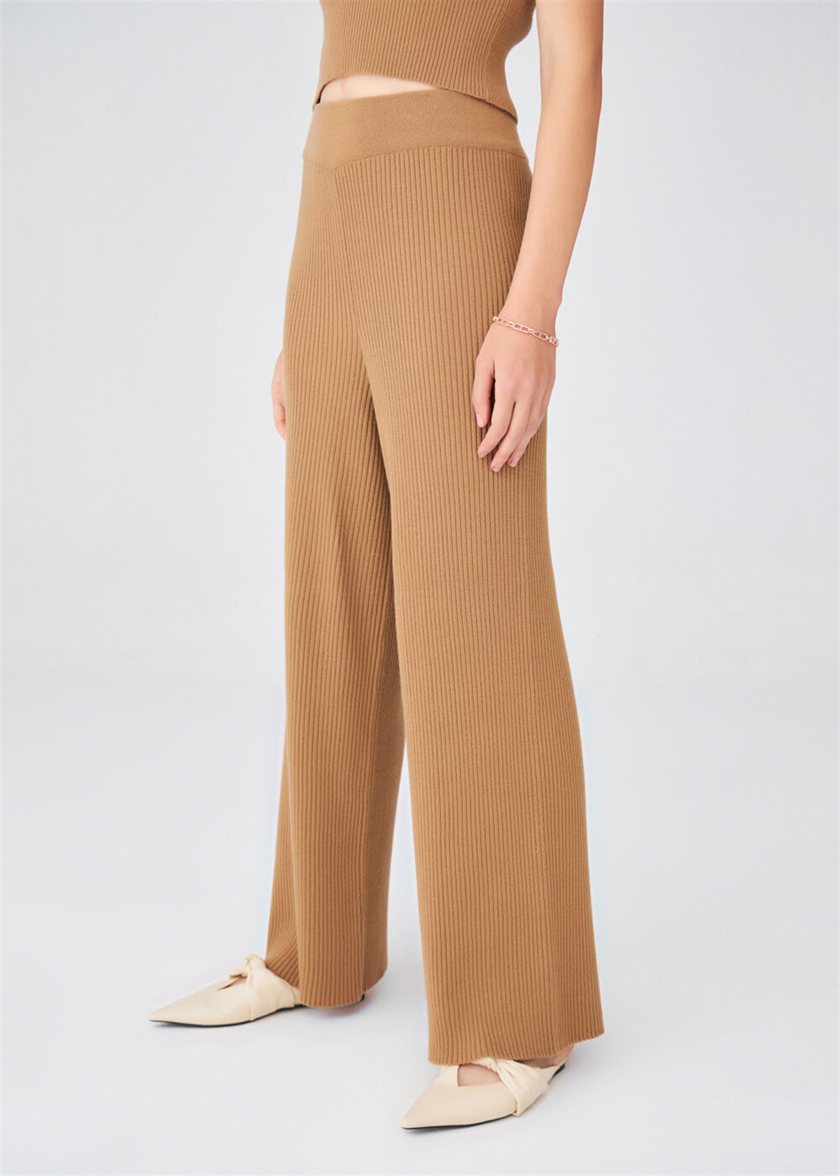 Peraluna Bol Kesim Boru Paça Kadın Triko Pantolon Camel