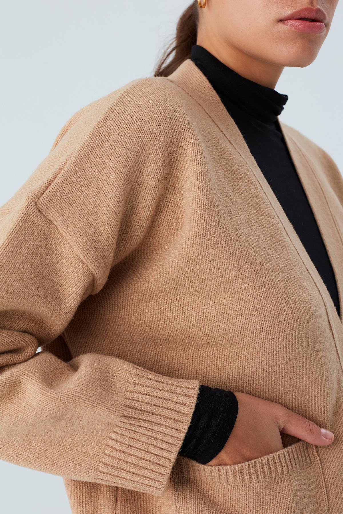 Peraluna CAROL CARDIGAN Cepli Düğmeli Rahat Kesim Crop Kadın Triko Hırka Bej