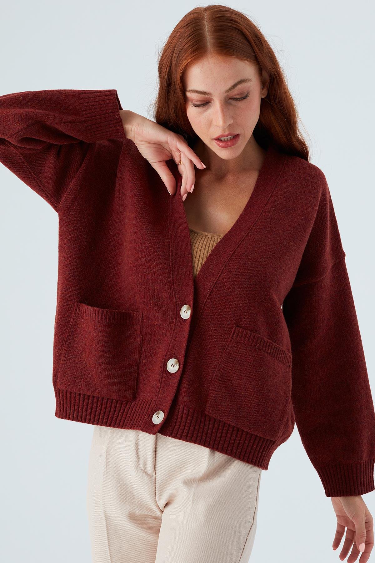 Peraluna CAROL CARDIGAN Cepli Düğmeli Rahat Kesim Crop Kadın Triko Hırka Bordo