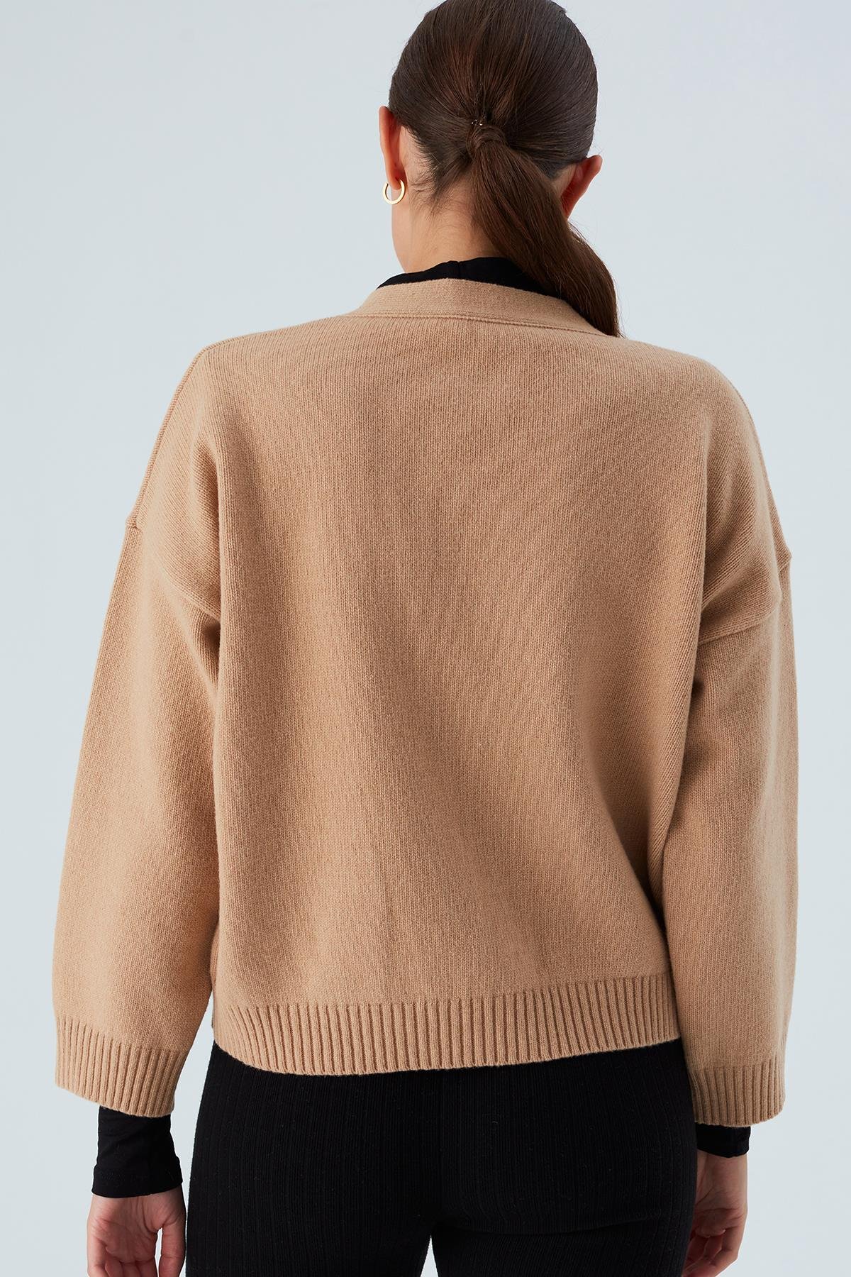 Peraluna CAROL CARDIGAN Cepli Düğmeli Rahat Kesim Crop Kadın Triko Hırka Bej