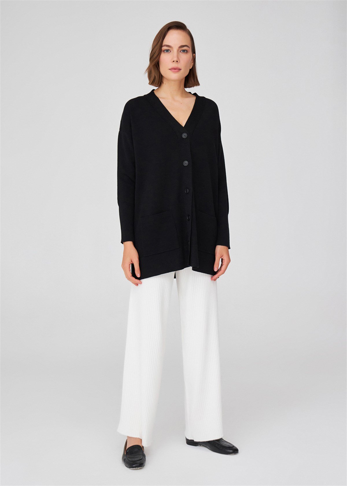 Peraluna V-neck Pocket Women's Knitwear Long Cardigan - Black