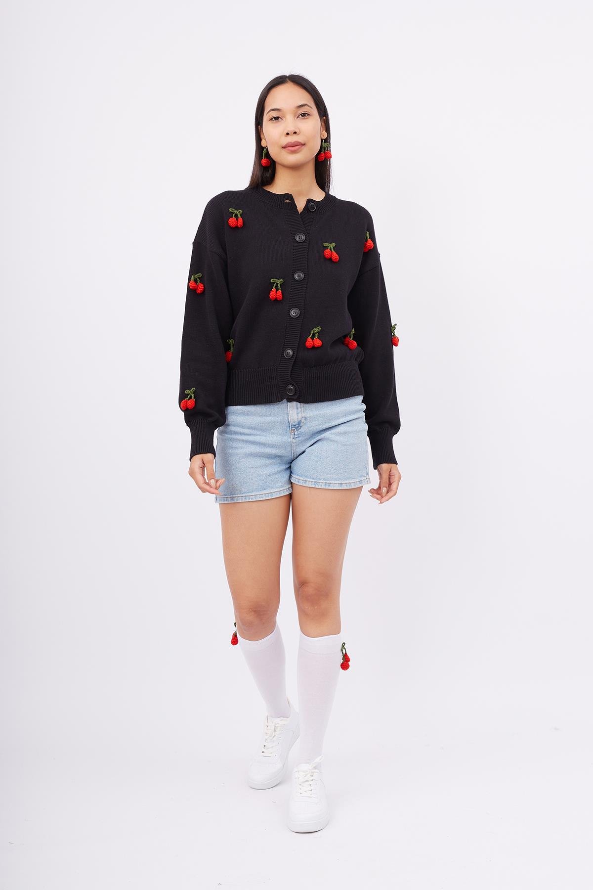 Peraluna CHERRY CARDİGAN Bol Kesim Elde Dokuma Kiraz Detaylı Kadın Triko Hırka - Siyah