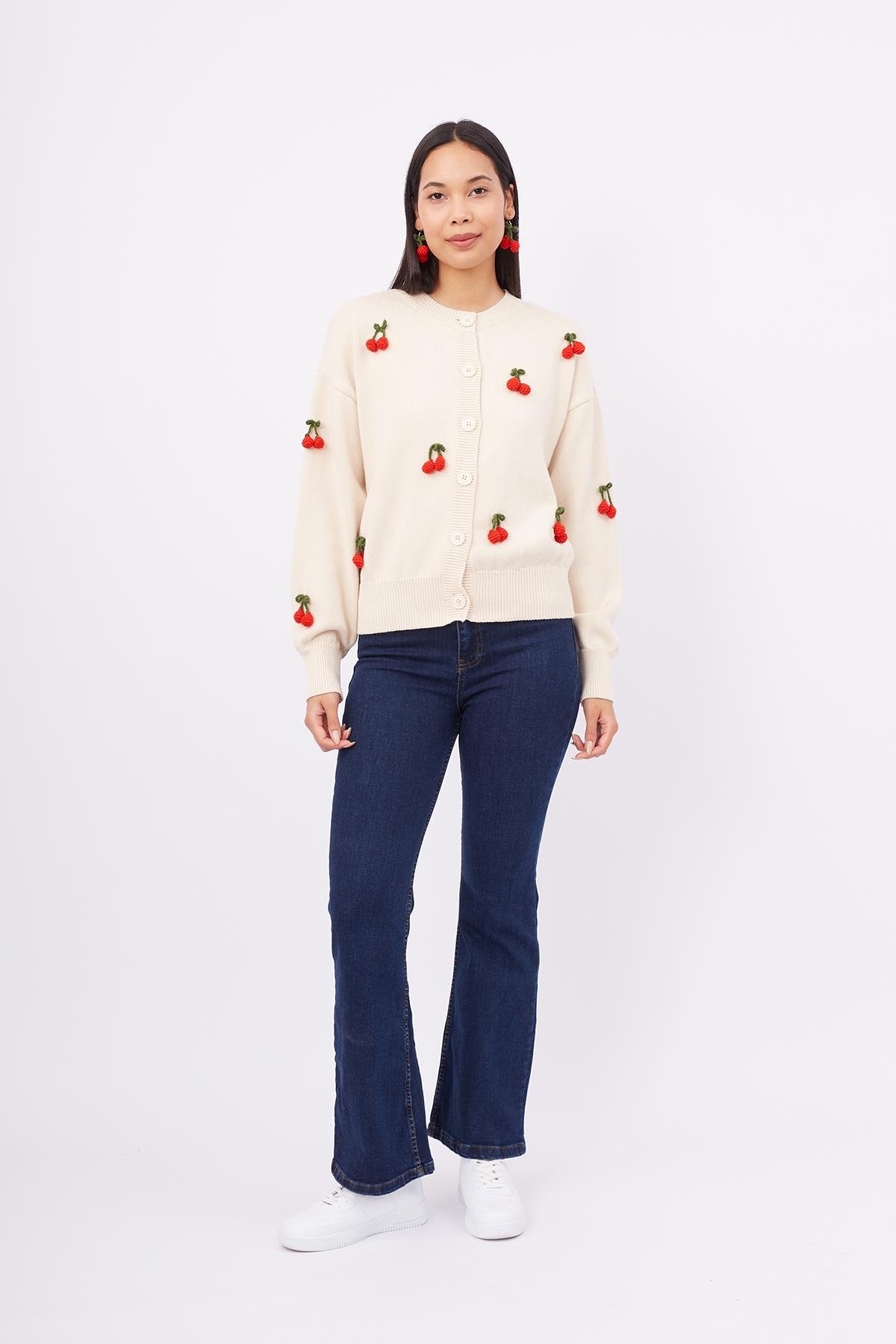 Peraluna CHERRY CARDİGAN Bol Kesim Elde Dokuma Kiraz Detaylı Kadın Triko Hırka - Krem