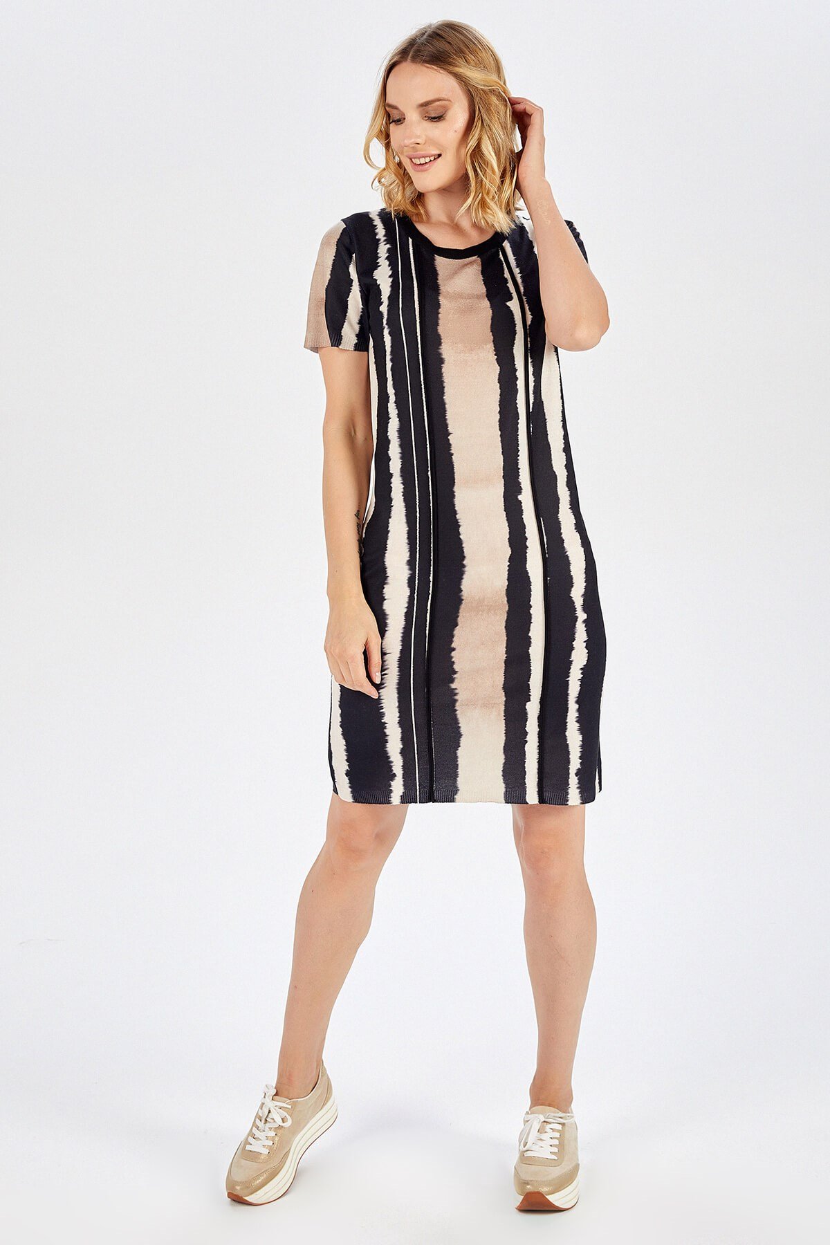 Peraluna Çizgili Batik Baskılı Diz Üstü Elbise