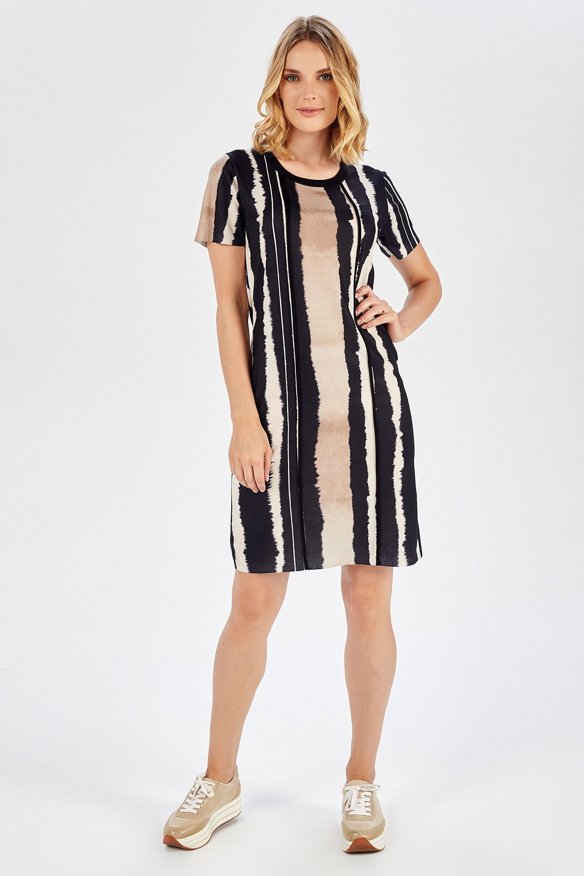 Peraluna Çizgili Batik Baskılı Diz Üstü Elbise