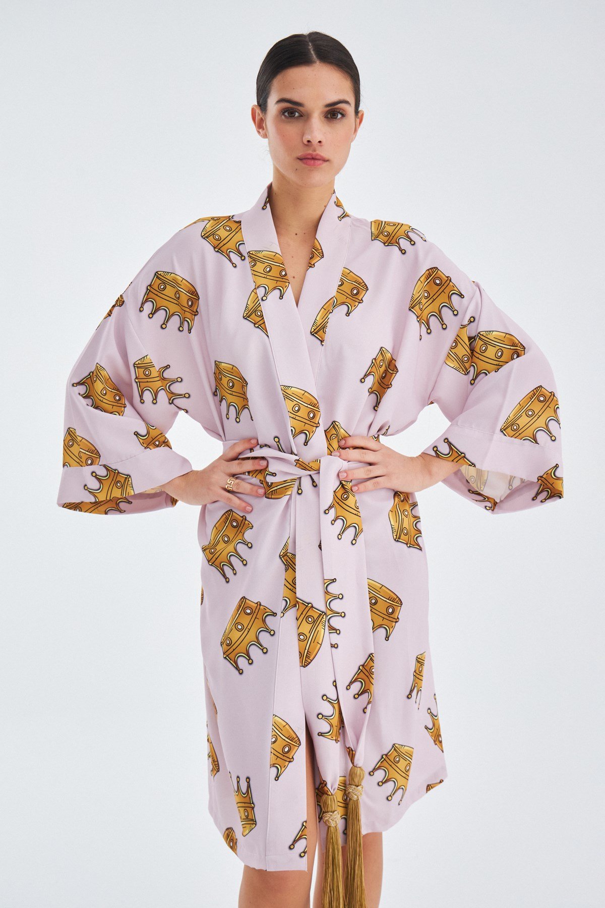 Peraluna CROWN Kral Tacı Desenli Diz Altı Saten Kadın Kimono Açık Lila/Hardal