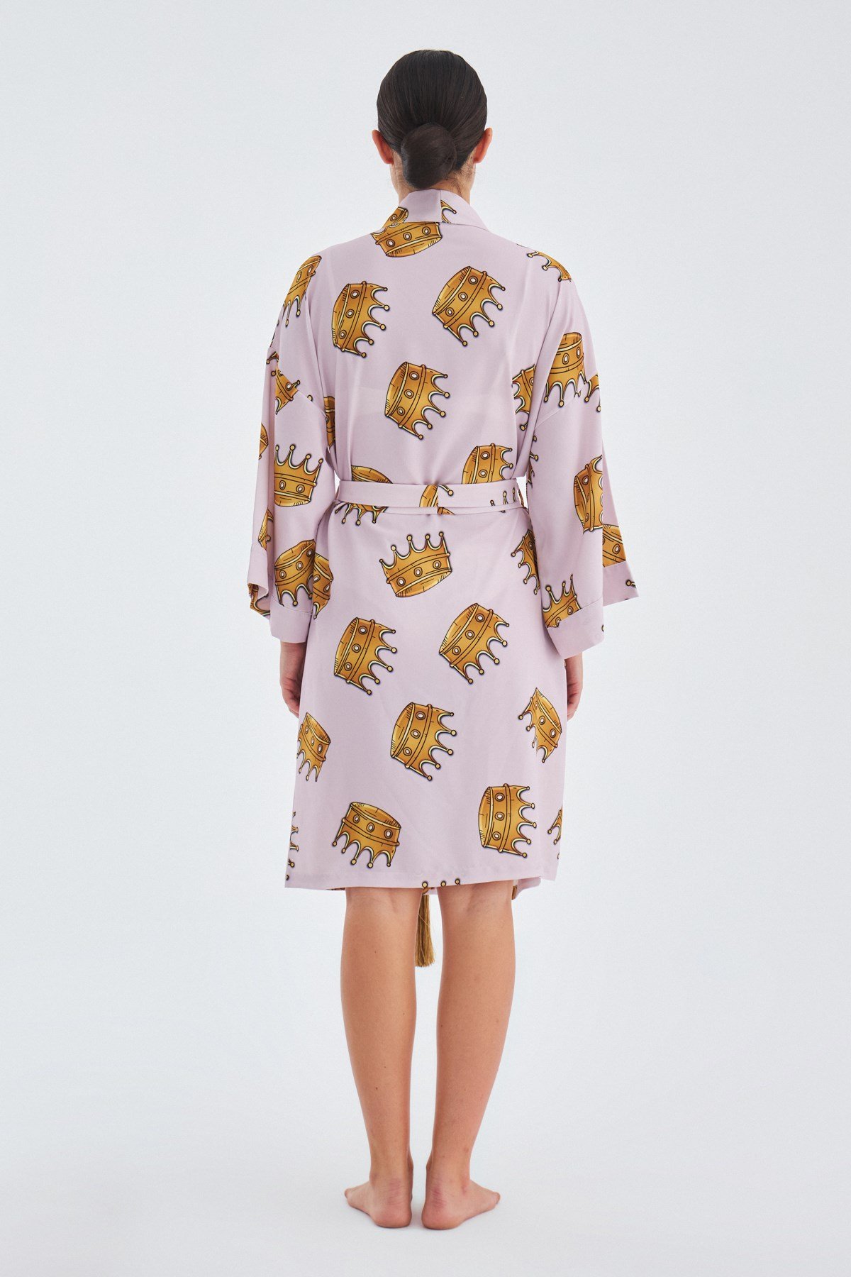 Peraluna CROWN Kral Tacı Desenli Diz Altı Saten Kadın Kimono Açık Lila/Hardal