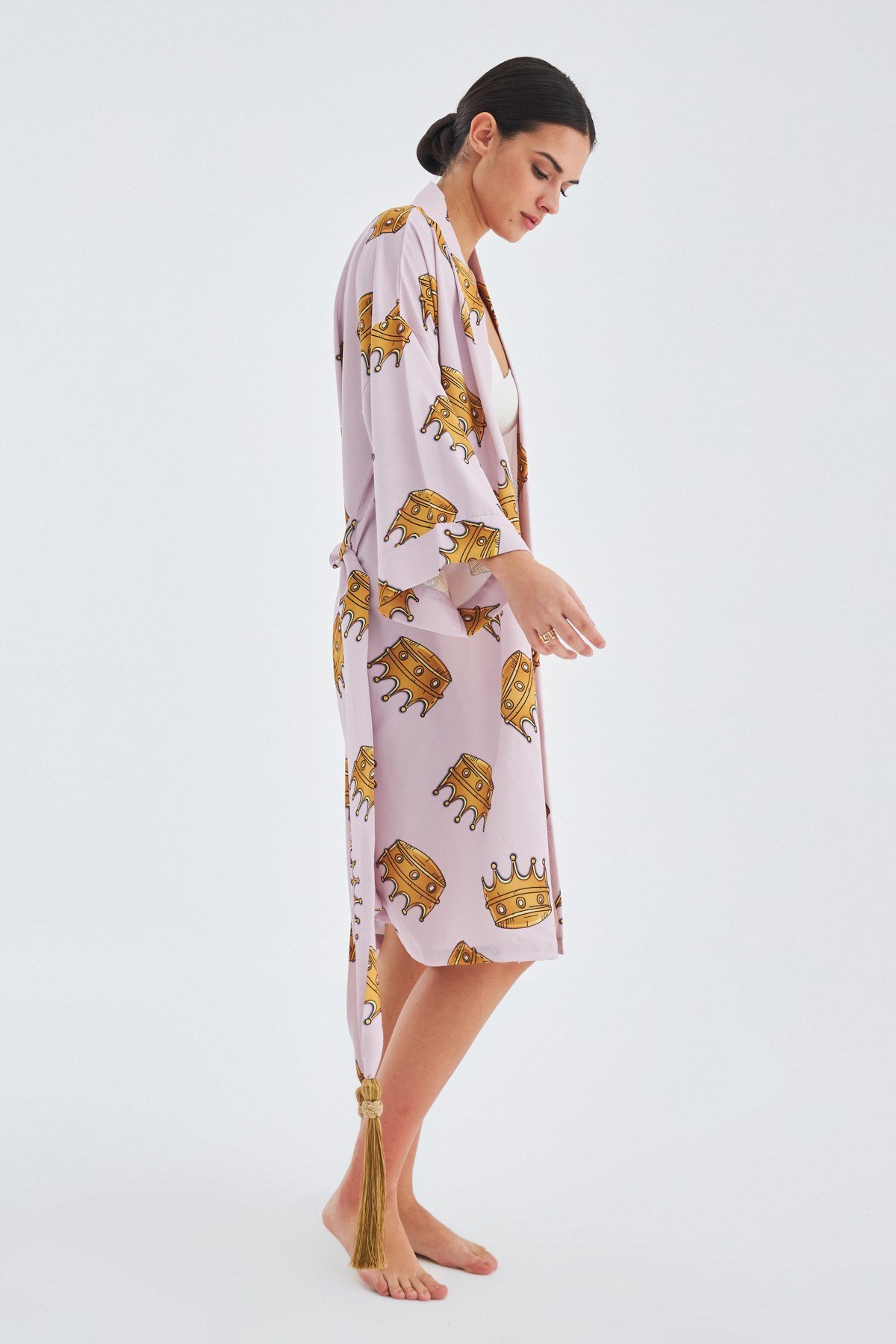Peraluna CROWN Kral Tacı Desenli Diz Altı Saten Kadın Kimono Açık Lila/Hardal