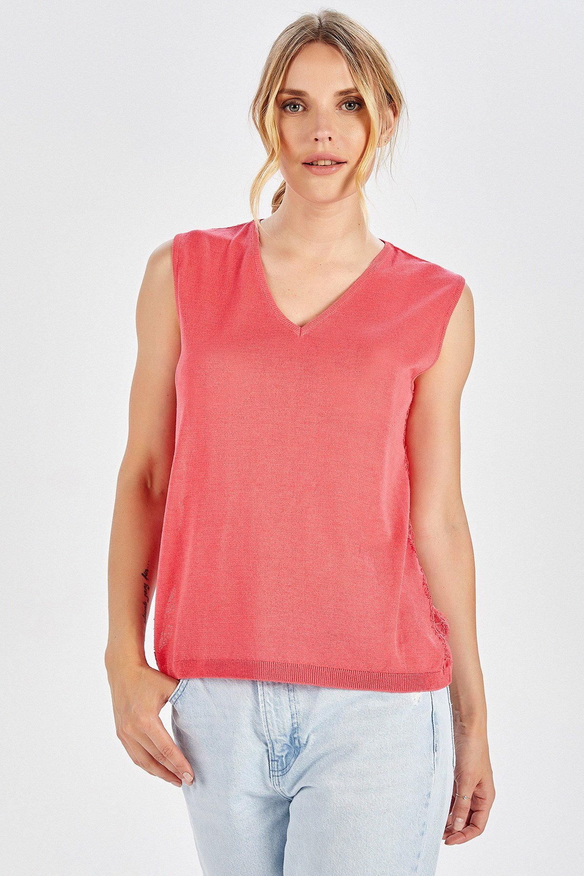 Peraluna Dantel Detaylı Pembe Renk Kolsuz Bluz