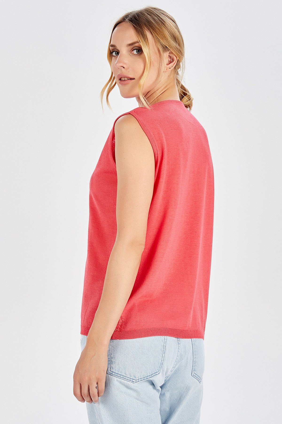 Peraluna Dantel Detaylı Pembe Renk Kolsuz Bluz