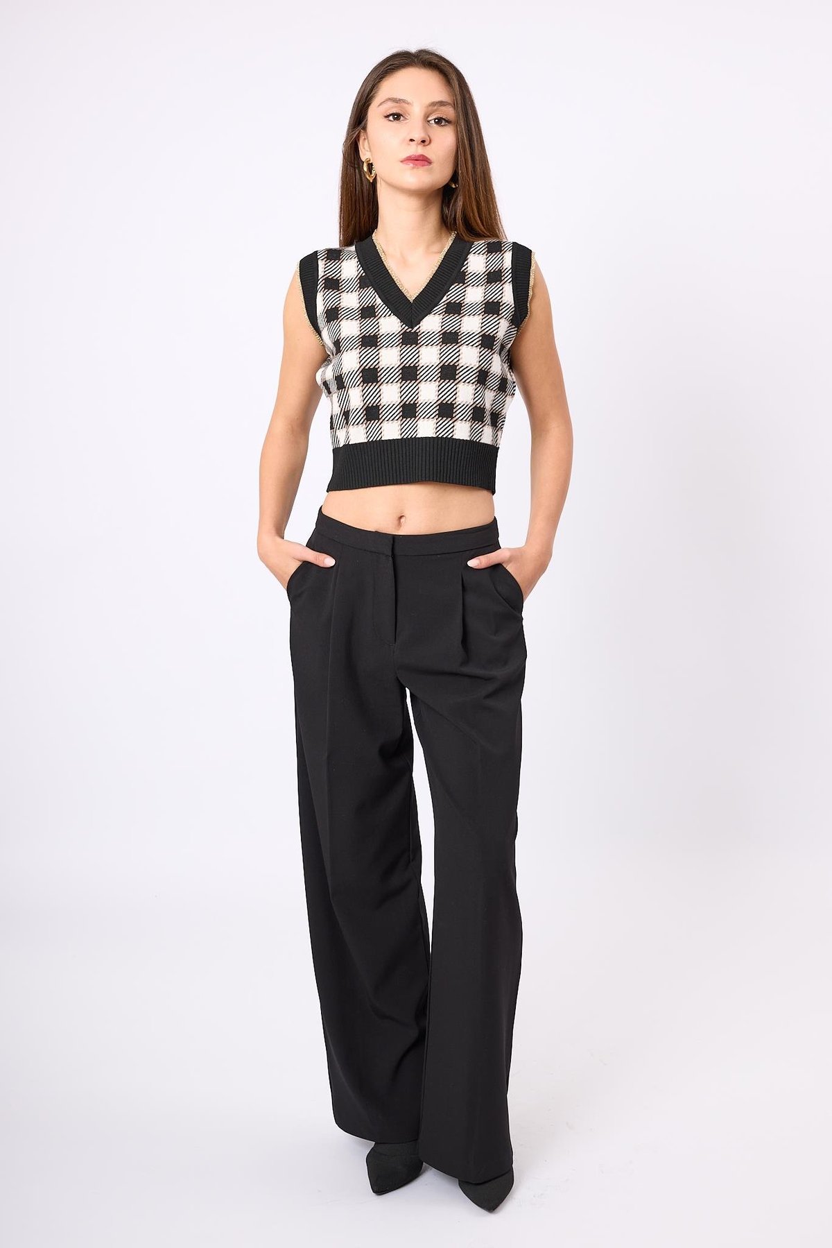 Peraluna Diana Pötikare Kadın Krop Kesim Triko Süveter - Siyah/Ekru