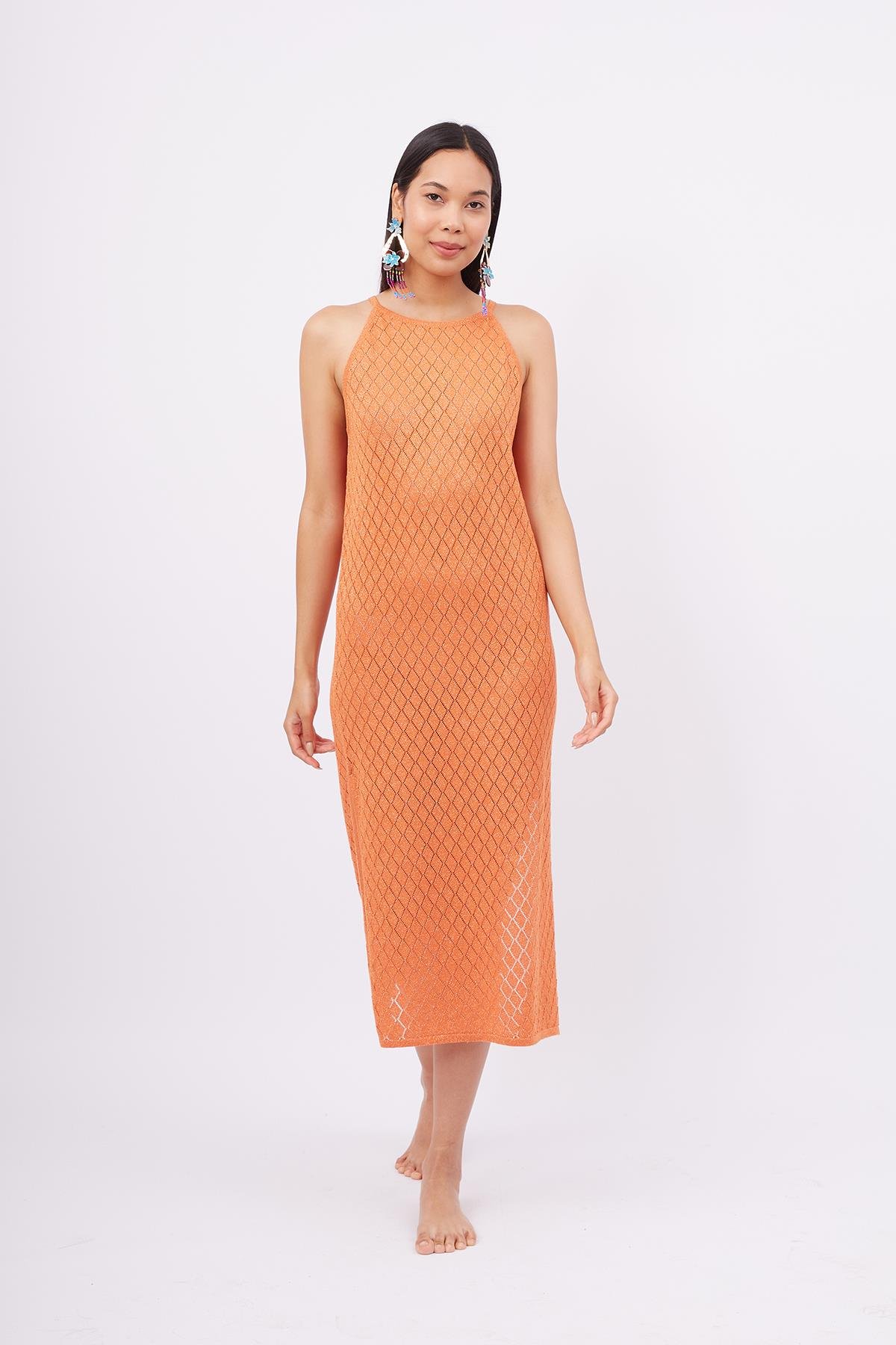 Peraluna EVELIEN DRESS Ajur Örgü Dar Kesim Halter Yaka Arkası Bağcıklı Uzun Kadın Triko Elbise - Turuncu
