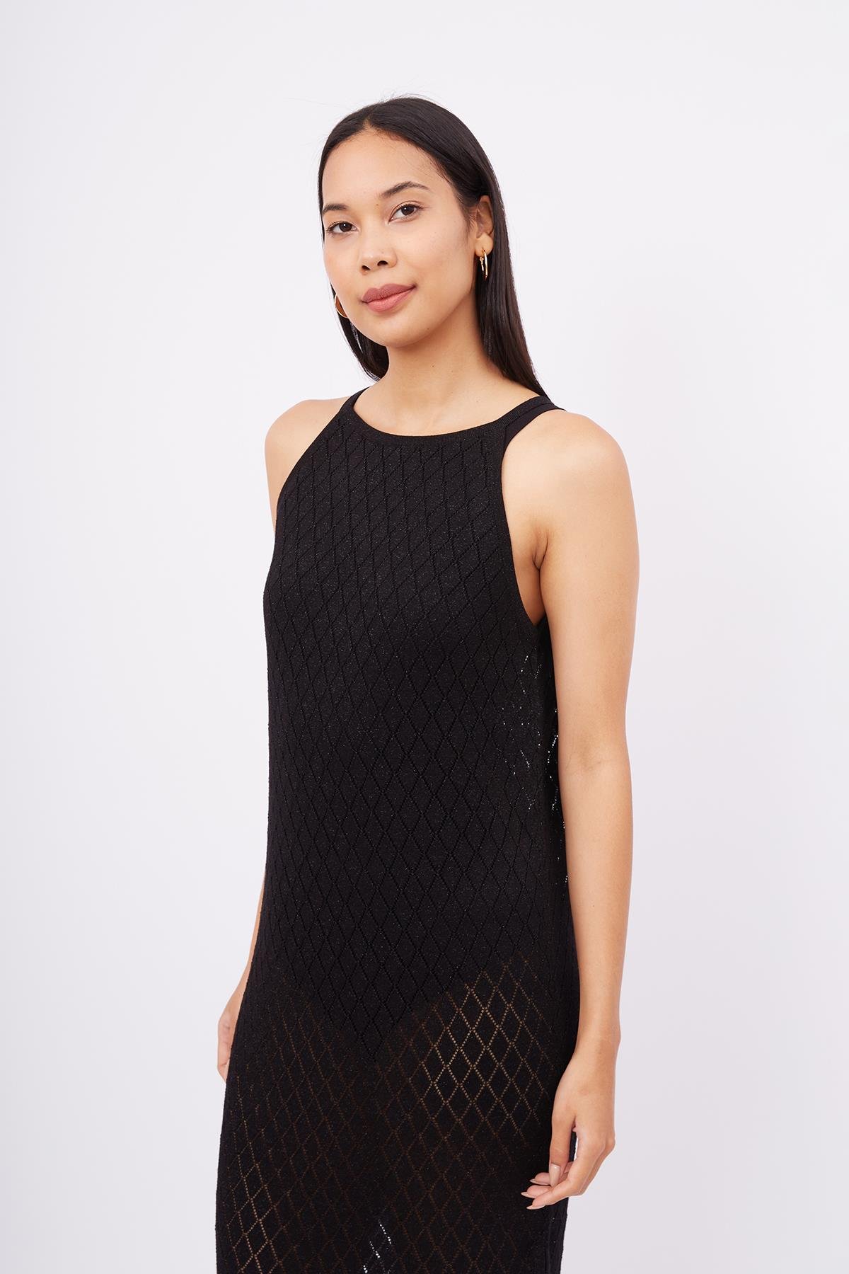 Peraluna EVELIEN DRESS Ajur Örgü Dar Kesim Halter Yaka Arkası Bağcıklı Uzun Kadın Triko Elbise - Siyah