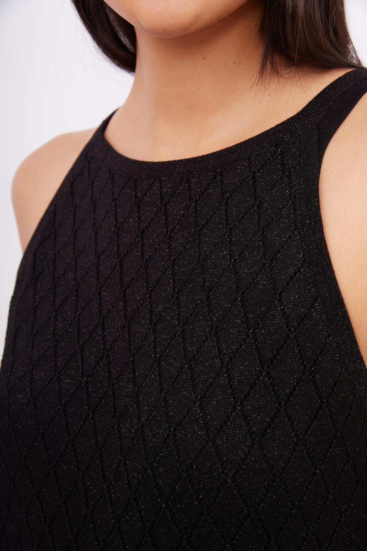 Peraluna EVELIEN DRESS Ajur Örgü Dar Kesim Halter Yaka Arkası Bağcıklı Uzun Kadın Triko Elbise - Siyah