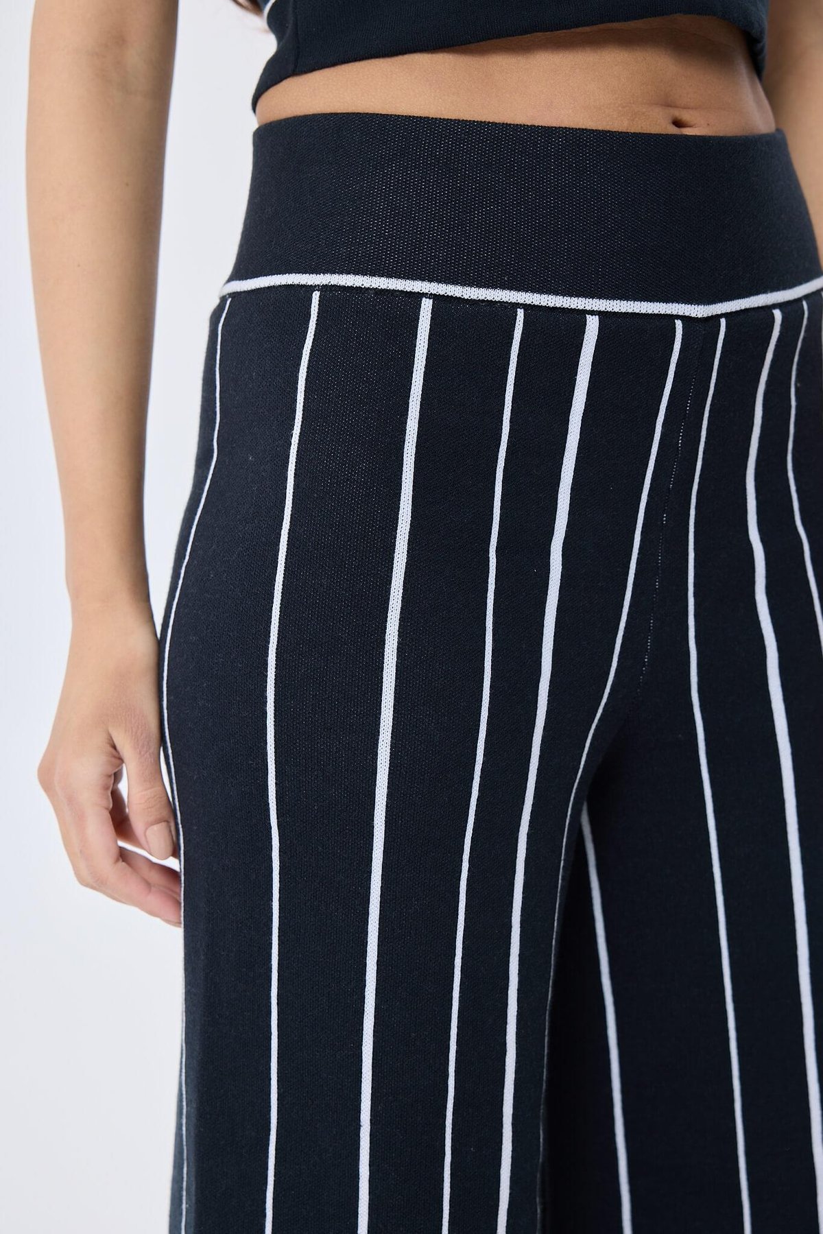 Peraluna Finley Dikine Çizgili Pamuklu Yazlık Kadın Triko Pantolon - SİYAH-BEYAZ ÇİZGİLİ