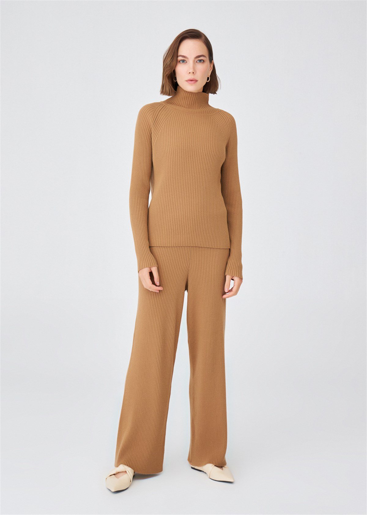Peraluna Turtleneck Cashmere Blend Slim Fit Women Knitwear Sweater - Camel