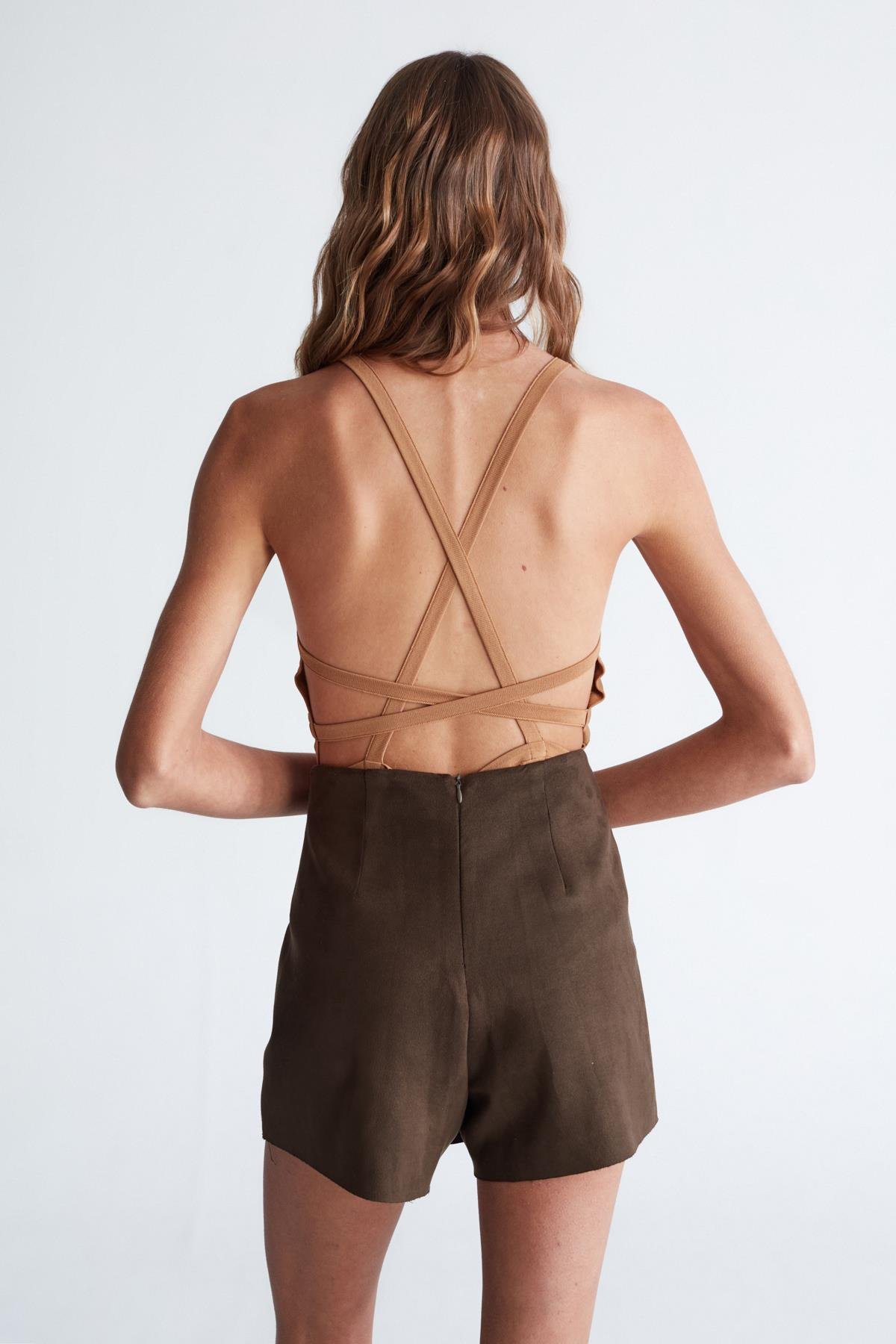 Peraluna GRETA BODY Halter Yaka Arkası Çapraz Alttan Çıtçıtlı Kadın Triko Body Camel