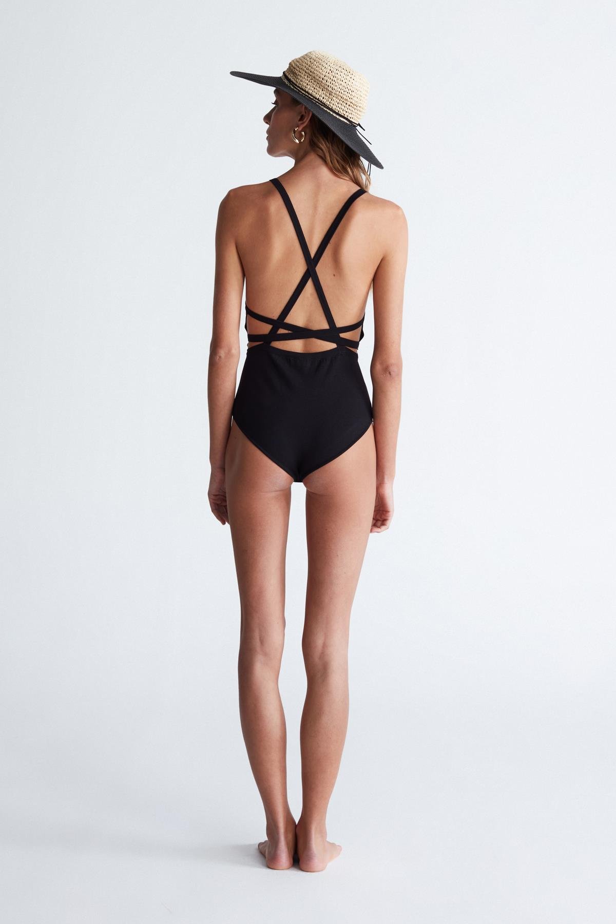 Peraluna GRETA BODY Halter Yaka Arkası Çapraz Alttan Çıtçıtlı Kadın Triko Body Siyah