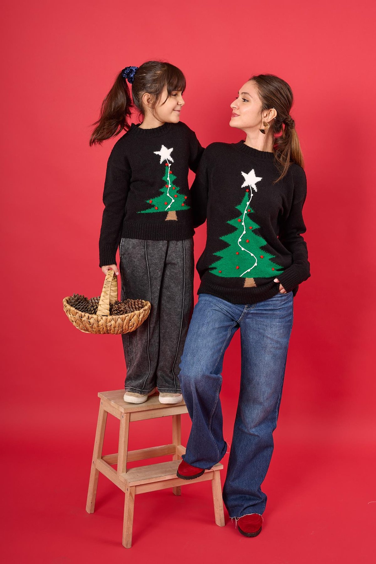 Peraluna Happy Times Çam Ağacı Desenli Unisex Yılbaşı Kazağı - Siyah/Yeşil