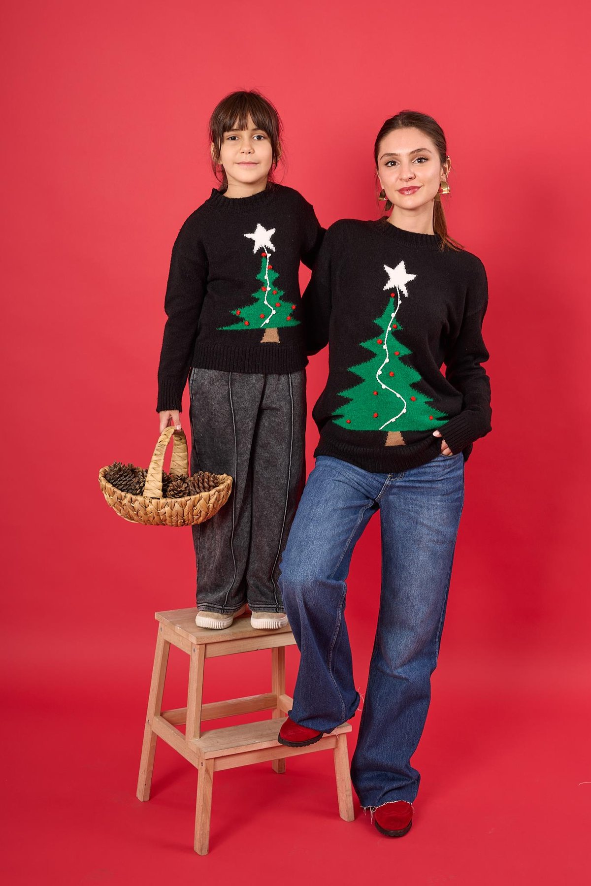 Peraluna Happy Times Çam Ağacı Desenli Unisex Yılbaşı Kazağı - Siyah/Yeşil