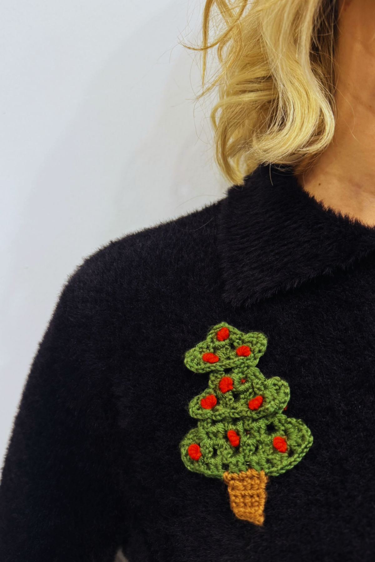 Peraluna Happy Times Hand Made Christmas Tree Pin - Green