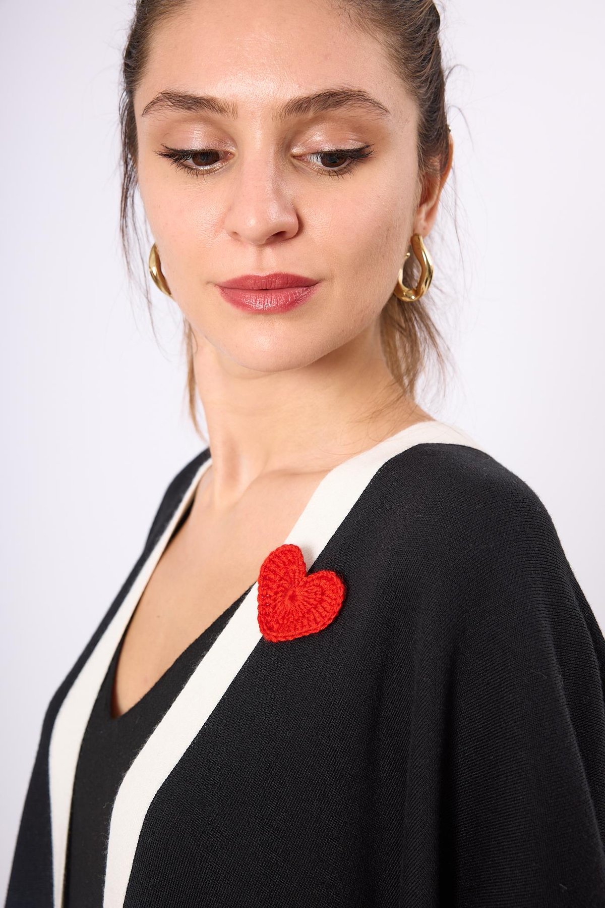 Peraluna Heart Kalp Motif El Yapımı Broş - Kırmızı