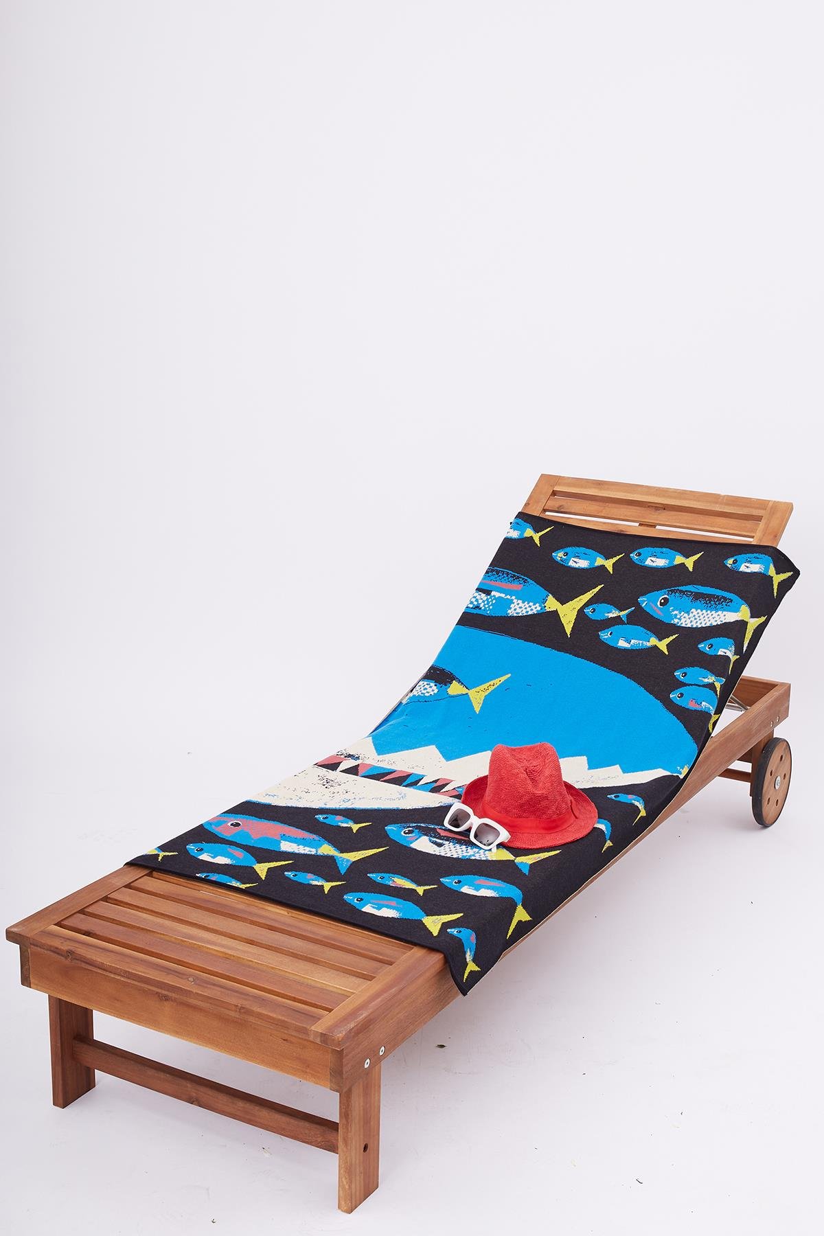 Peraluna HUNGRY SHARK BEACH COVER Köpek Balığı Desenli Pamuklu Triko Plaj Örtüsü 75X150 CM - Mavi Multi