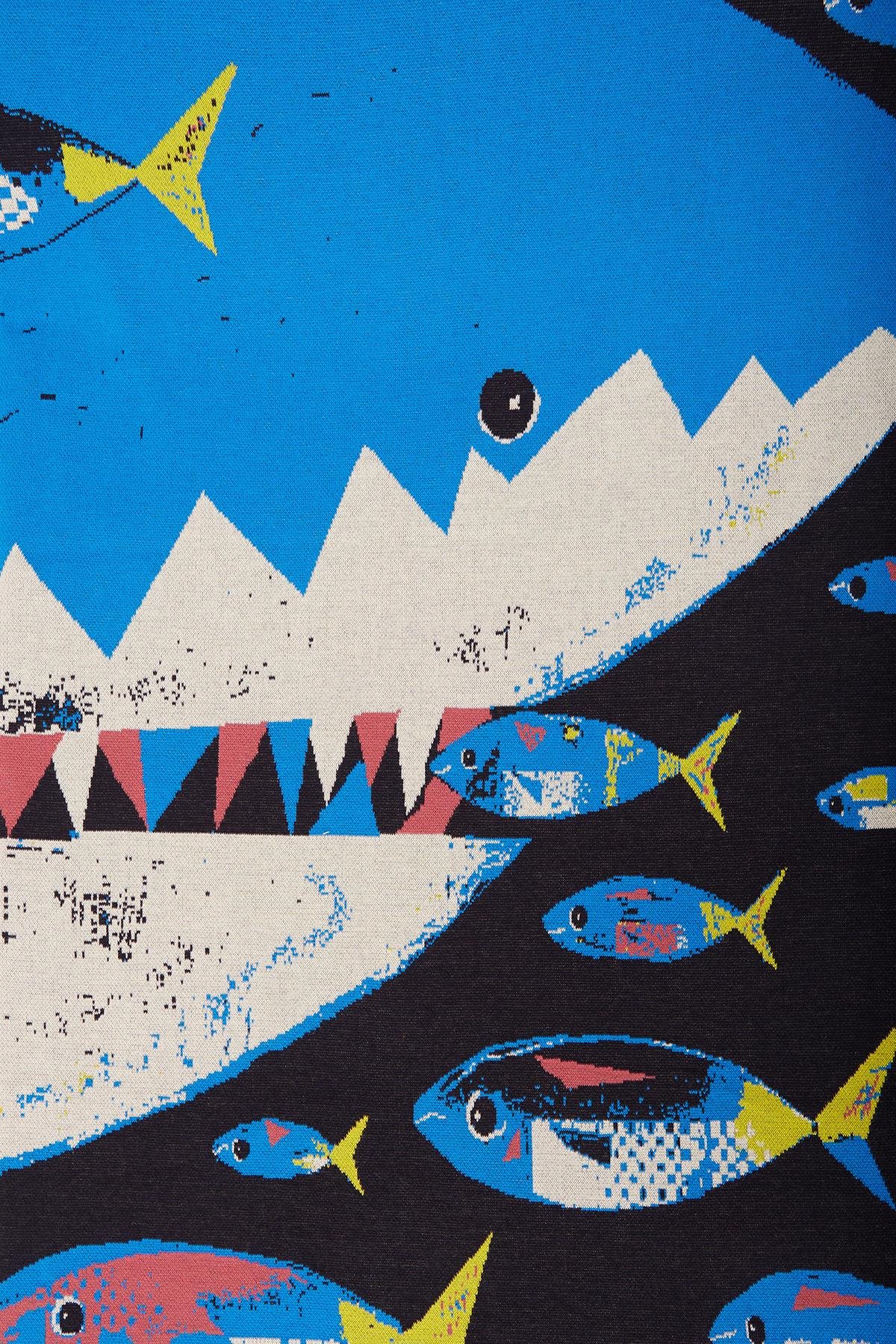 Peraluna HUNGRY SHARK BEACH COVER Köpek Balığı Desenli Pamuklu Triko Plaj Örtüsü 75X150 CM - Mavi Multi