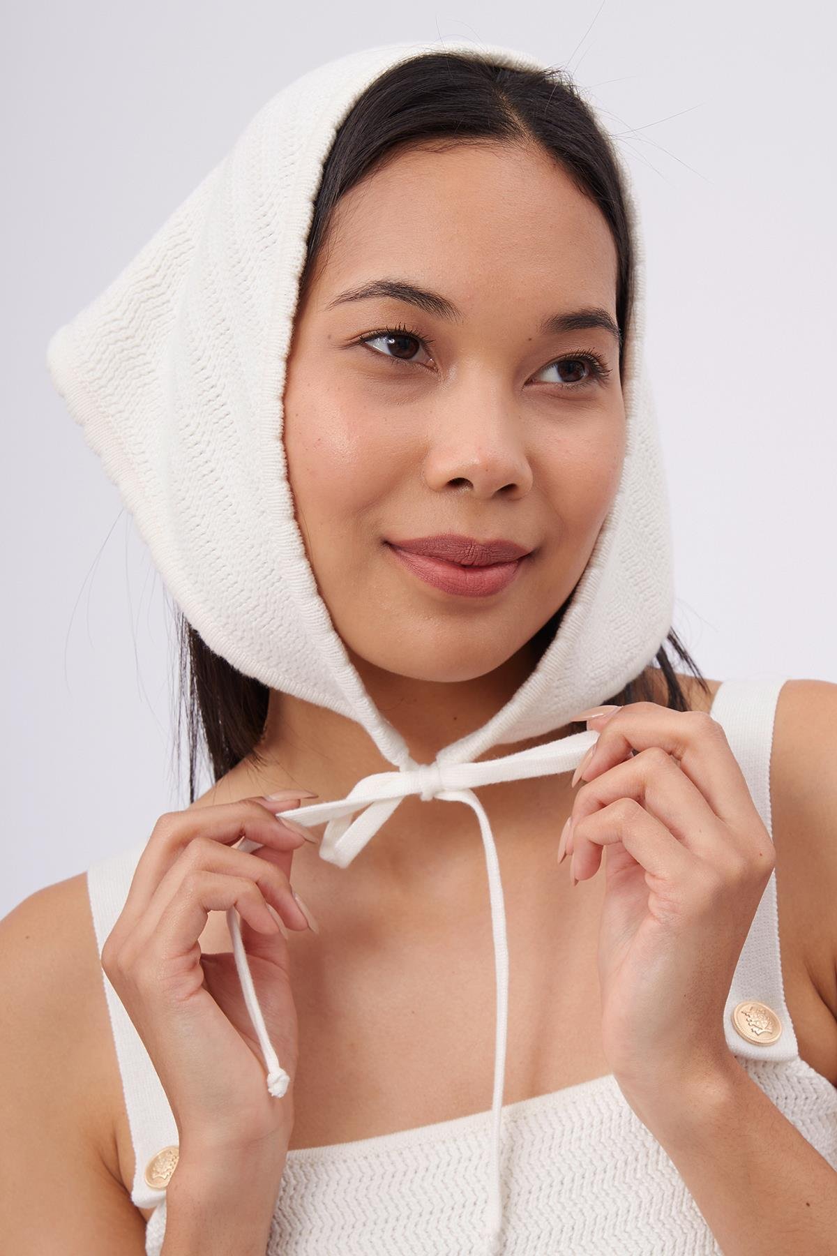 Peraluna IRIS SCARFE Balık Sırtı Örgü Detaylı Bağcıklı Kadın Triko Eşarp - Ekru