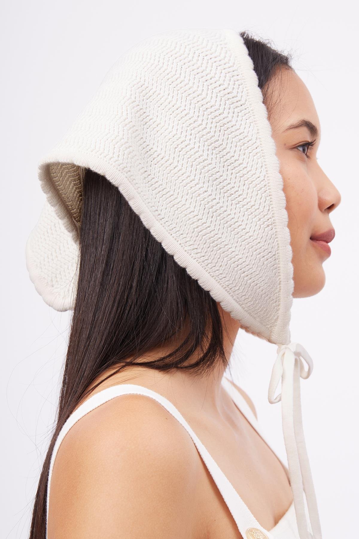 Peraluna IRIS SCARFE Balık Sırtı Örgü Detaylı Bağcıklı Kadın Triko Eşarp - Ekru