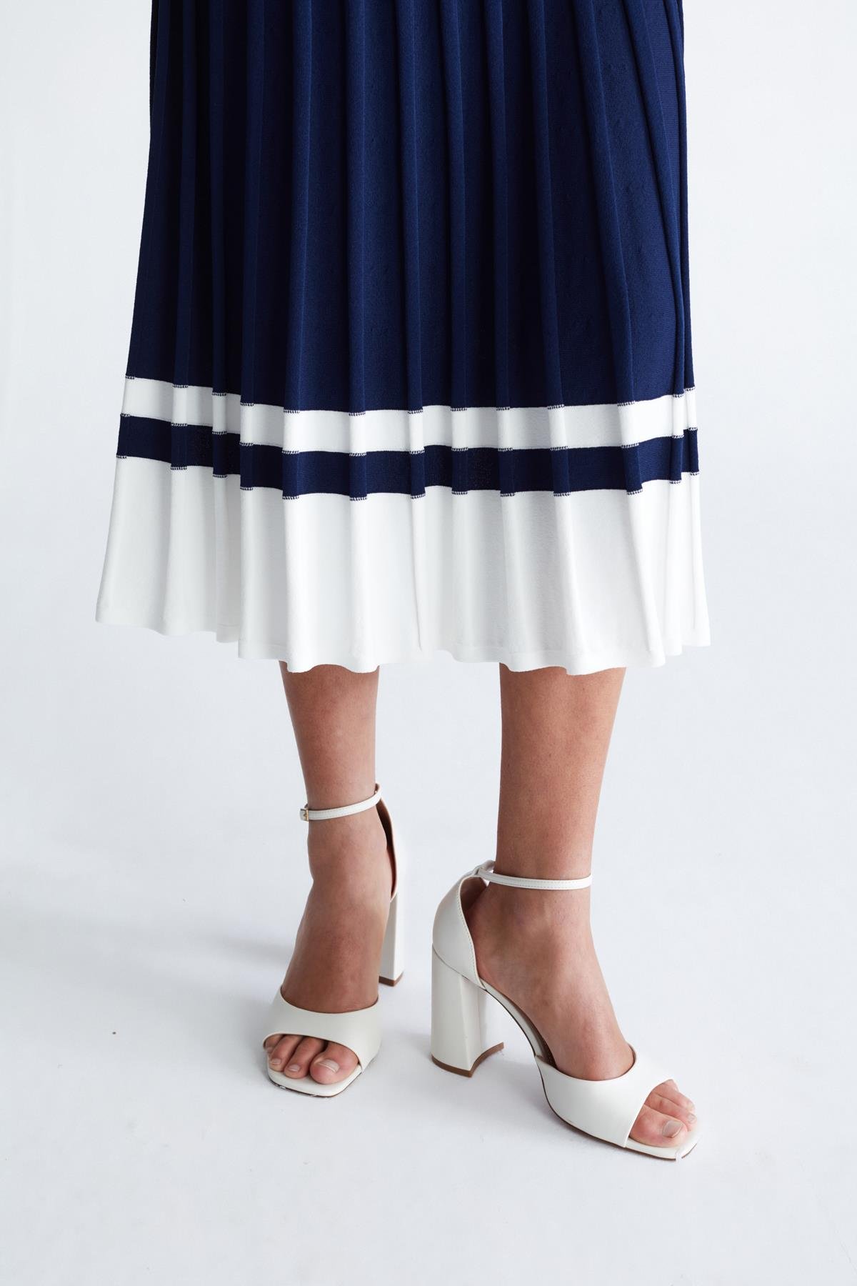 Peraluna KELLY DRESS Askılı Bağlama Detaylı Rahat Kesim Midi Boy Yazlık Kadın Triko Elbise Lacivert