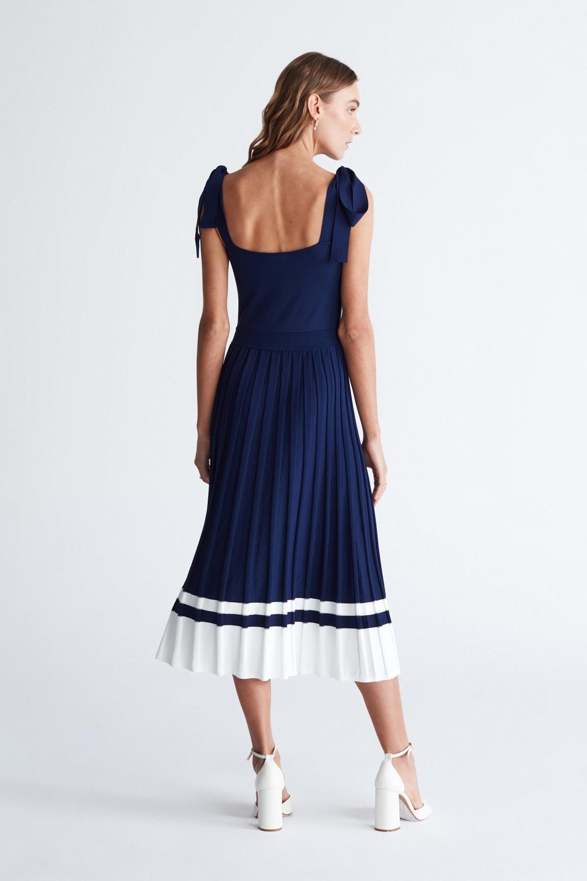 Peraluna KELLY DRESS Askılı Bağlama Detaylı Rahat Kesim Midi Boy Yazlık Kadın Triko Elbise Lacivert