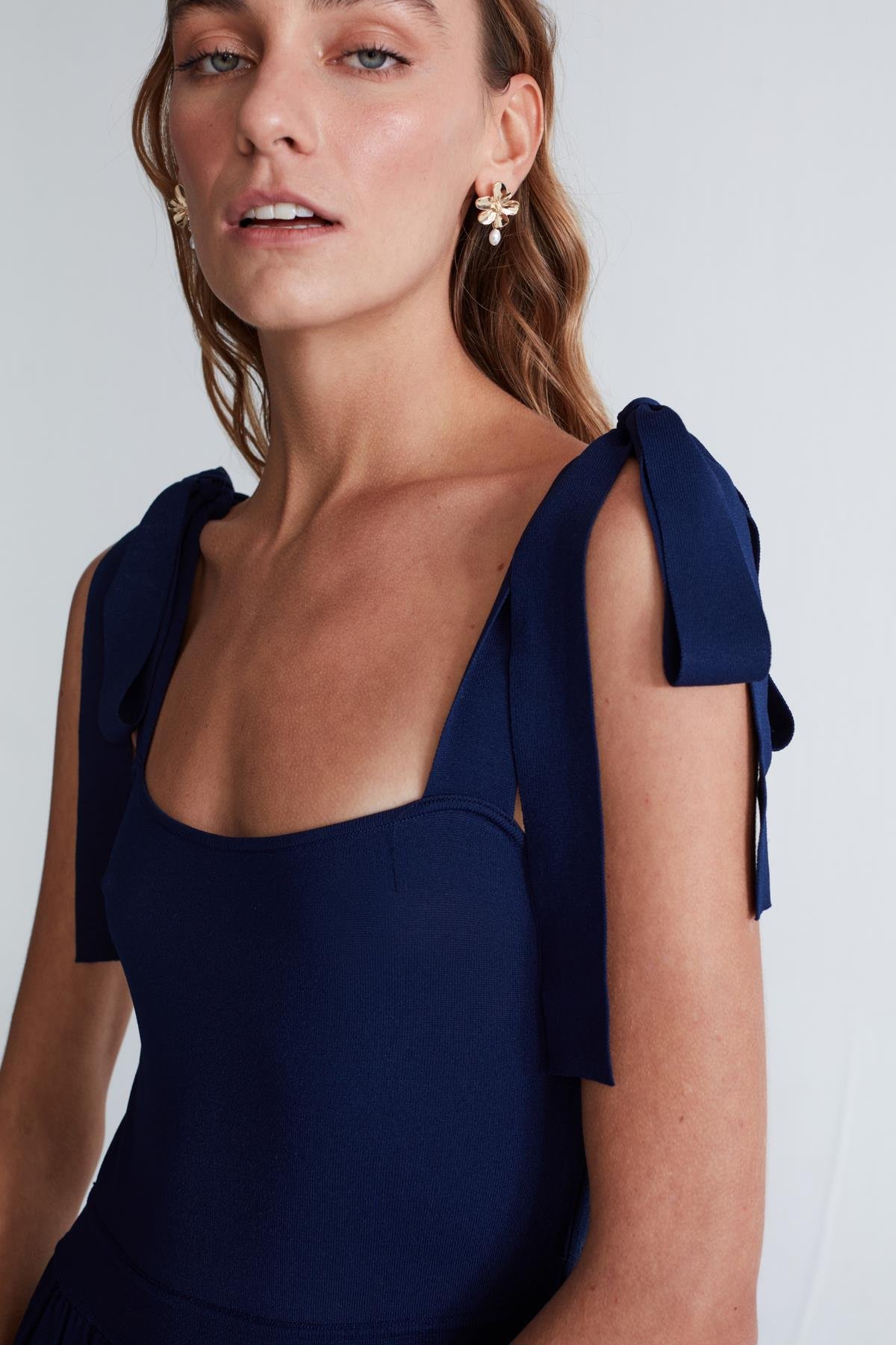 Peraluna KELLY DRESS Askılı Bağlama Detaylı Rahat Kesim Midi Boy Yazlık Kadın Triko Elbise Lacivert