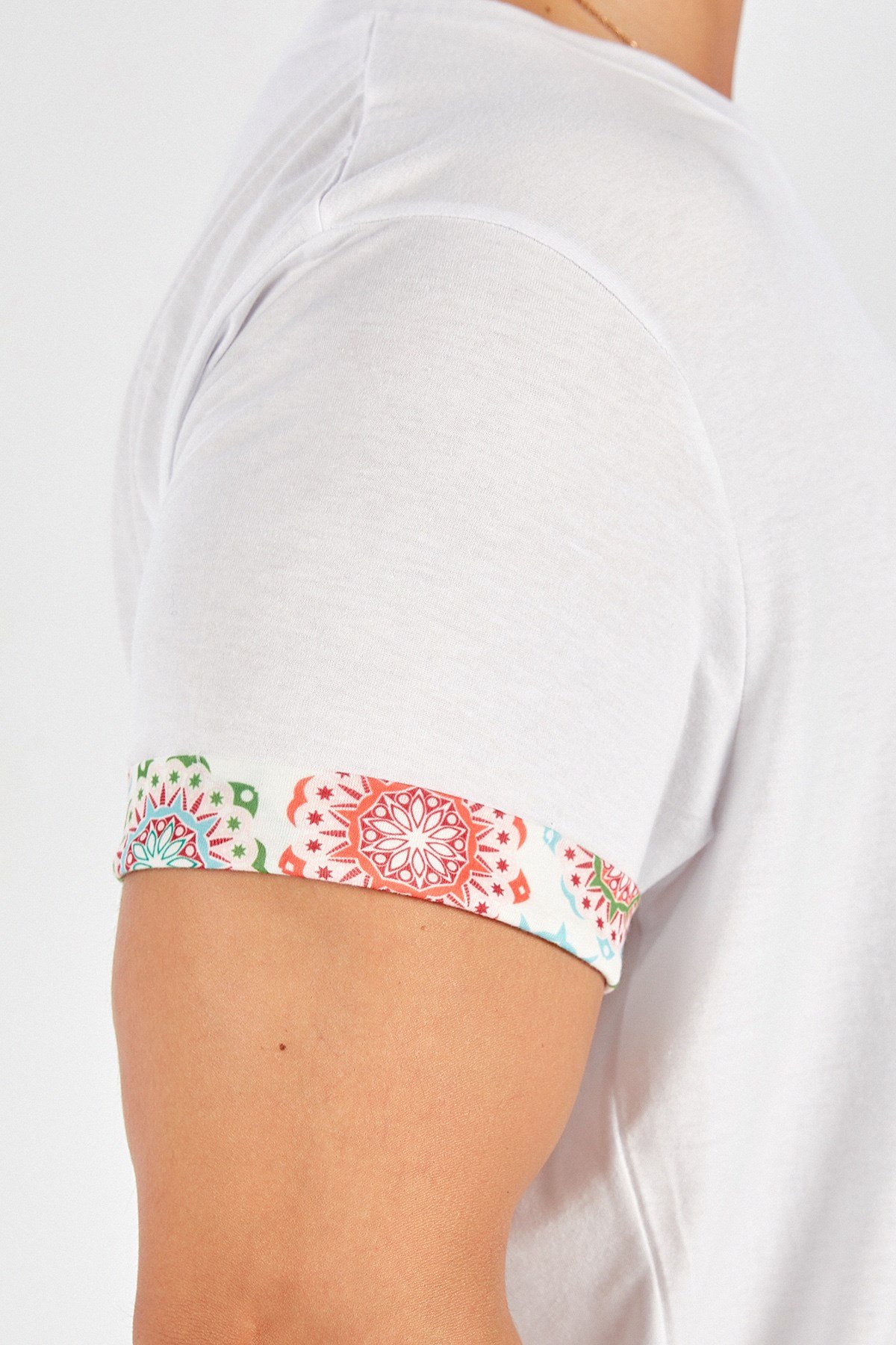 Peraluna Kol Ucu Desenli Uzun Beyaz T-Shirt