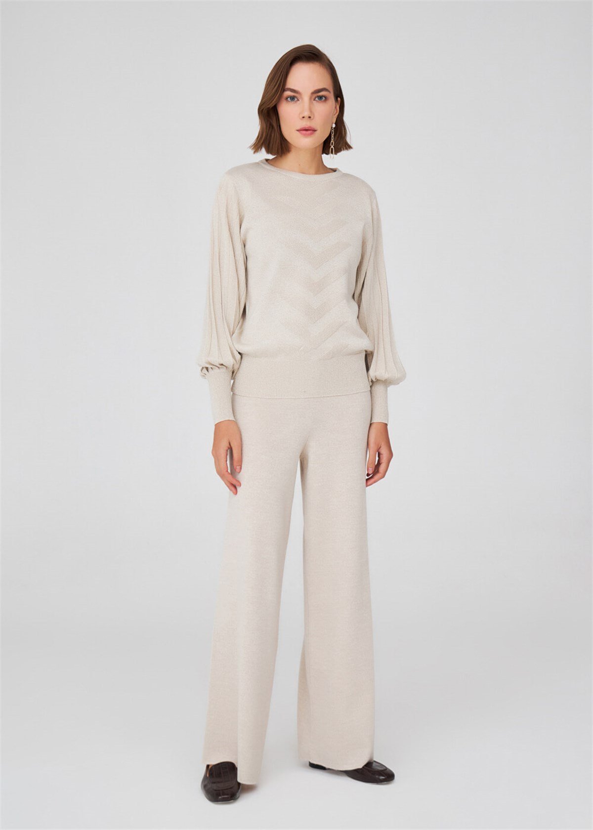 Peraluna Sleeves Pleated O-Neck Silvery Women's Knitwear Blouse - Cream