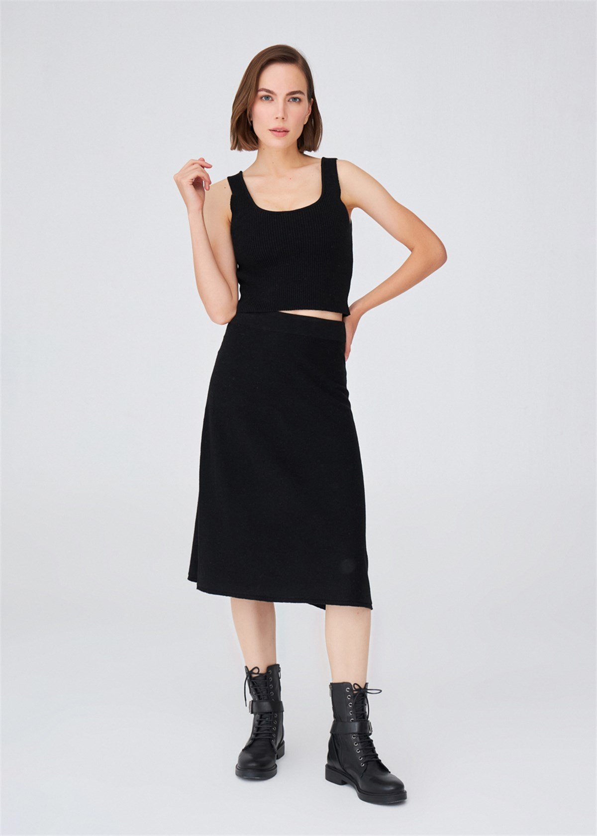 Peraluna Ribbed Knitwear Women's Crop Undershirt - Black