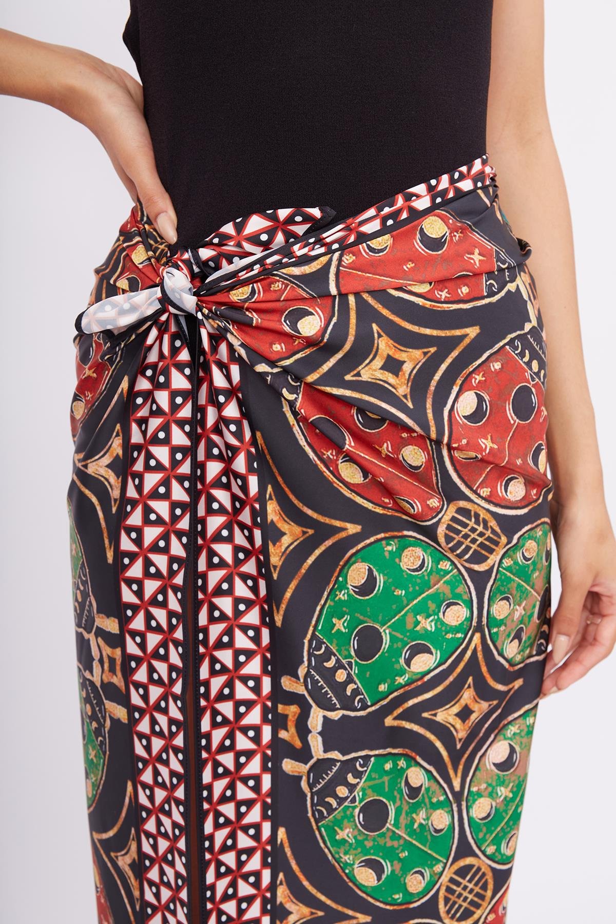 Peraluna LADYBUG SCARFE Uğurböceği Baskılı Saten Eşarp - Çok Renkli