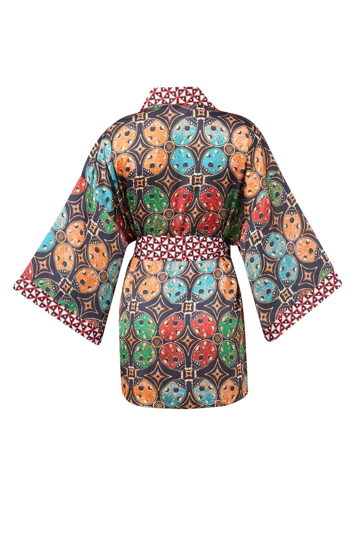 Peraluna LADYBUG SHORT KIMONO Uğur Böceği Baskılı 80 CM Kısa Saten Kadın Kimono - Çok Renkli