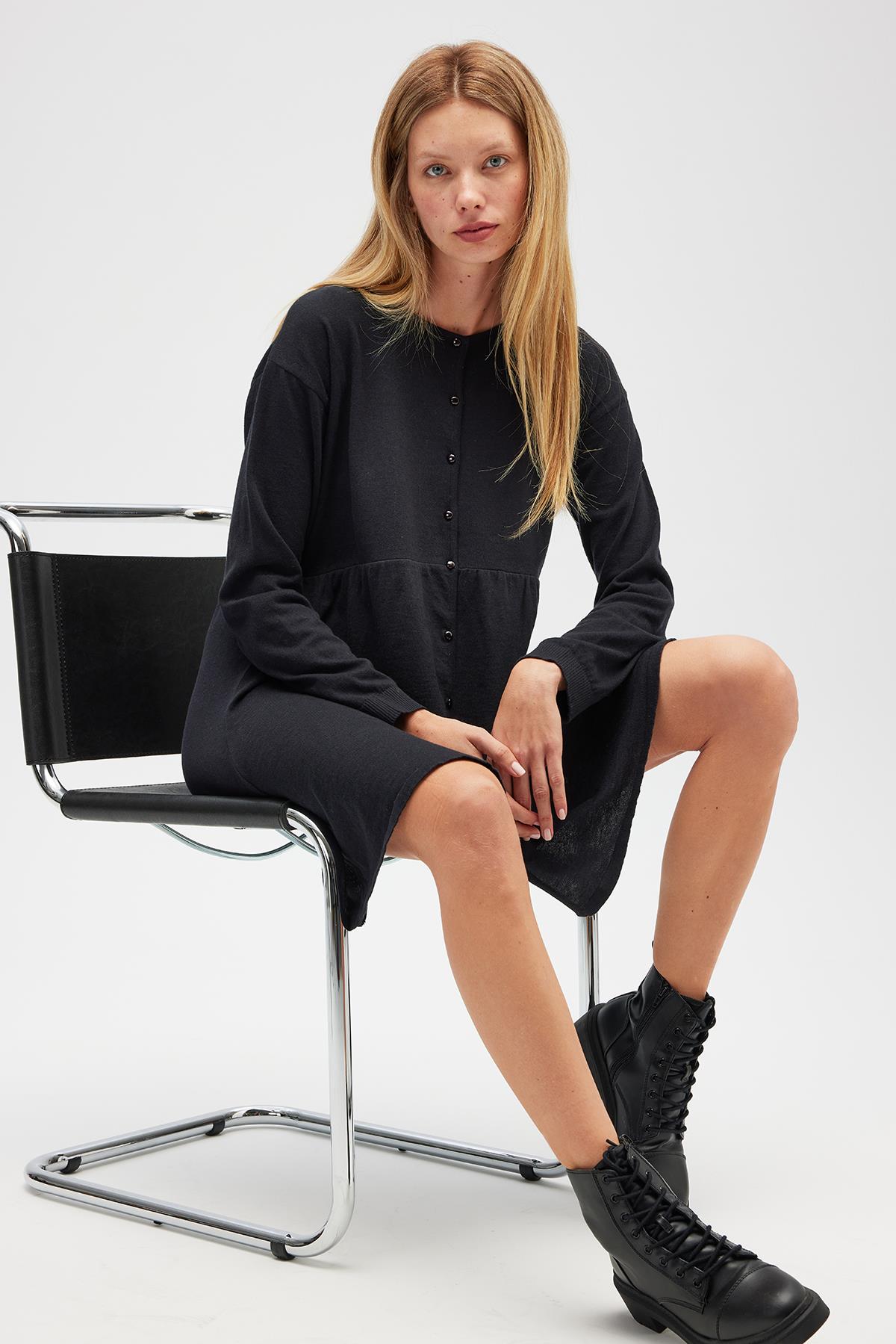 Peraluna Leah Büzgülü Düğmeli Mini Triko Gömlek Elbise - Siyah