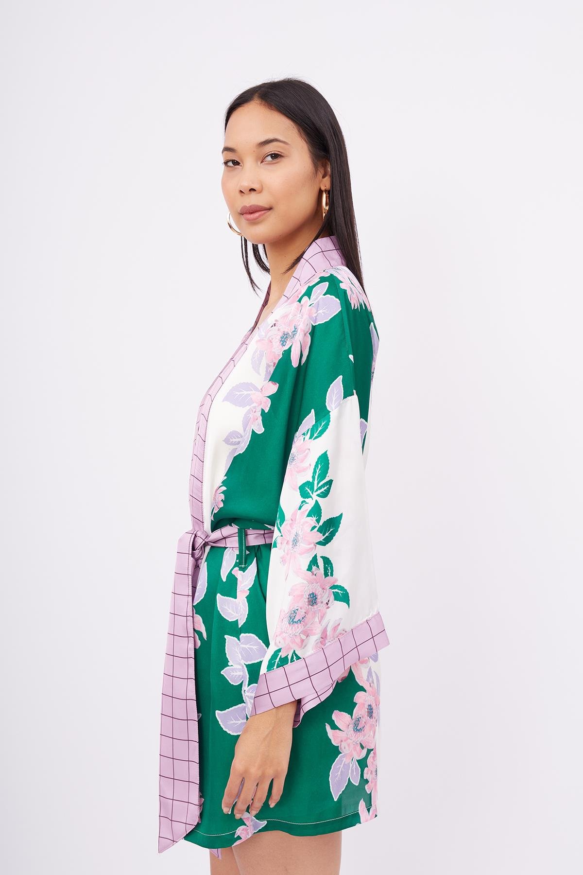 Peraluna LILAC CHARM SHORT KIMONO Çiçek Baskılı 90 CM Saten Kısa Kadın Kimono - Yeşil/Pembe