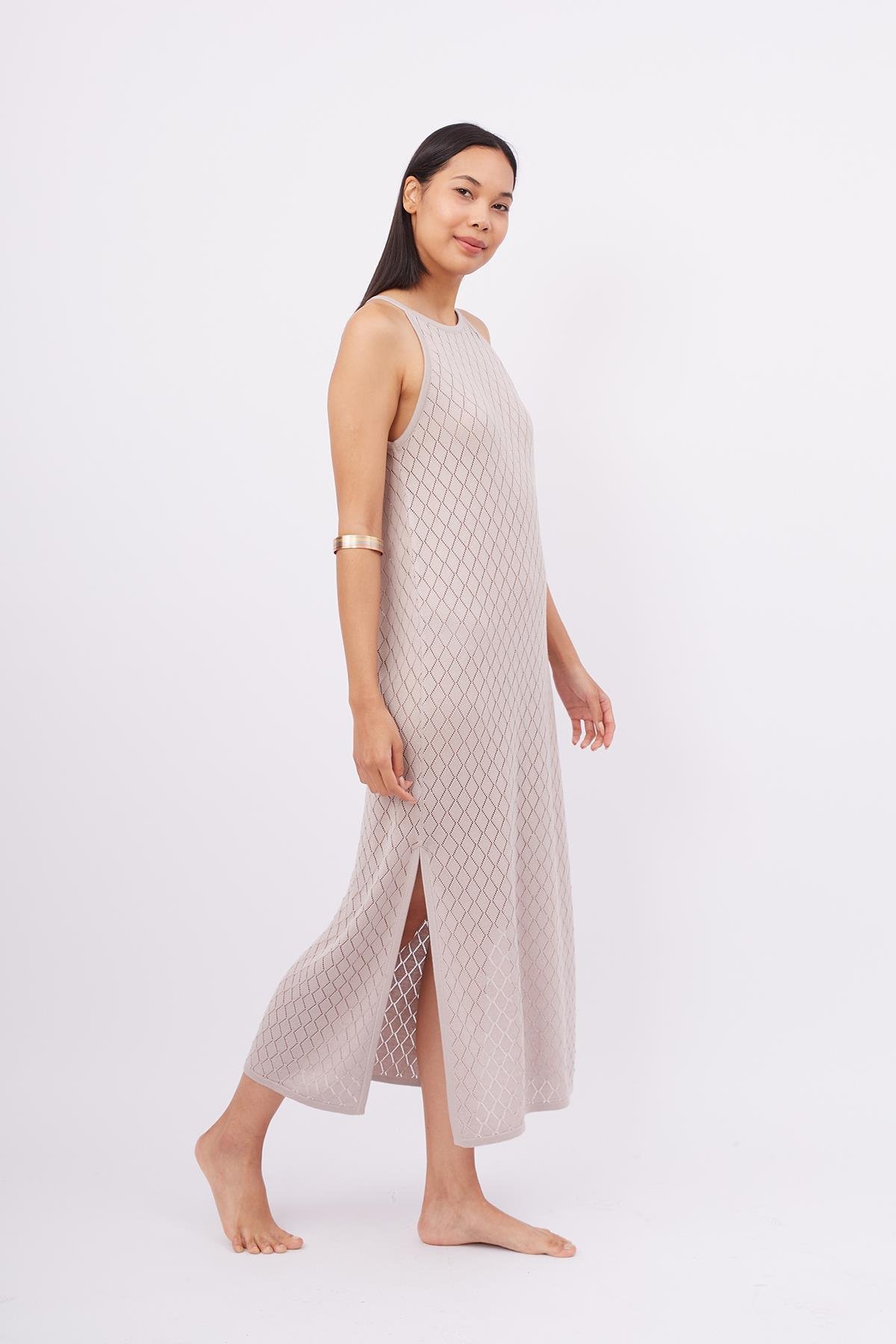 Peraluna LISA DRESS Ajur Örgü Dar Kesim Halter Yaka Arkası Bağcıklı Uzun Kadın Triko Elbise - Taş