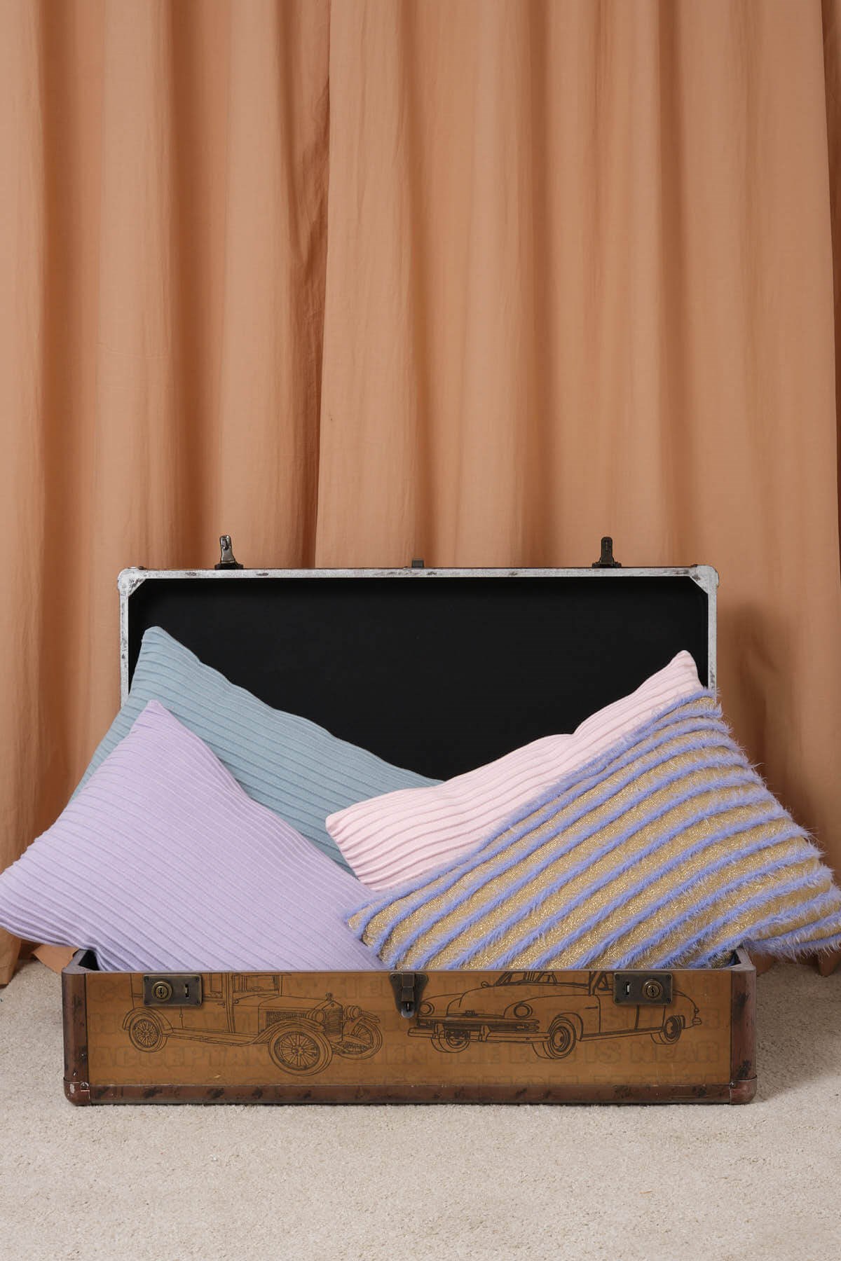Peraluna LUXURY PILLOW Simli Çizgili İçi Dolu Triko Yastık Açık Lila/Gold