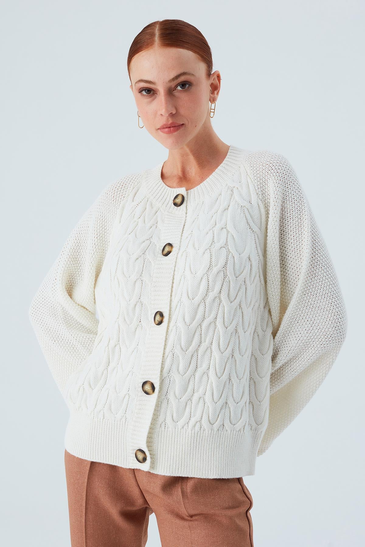 Peraluna MAY CARDIGAN Saç Örgülü Düğmeli Bol Kesim Kadın Triko Hırka Ekru