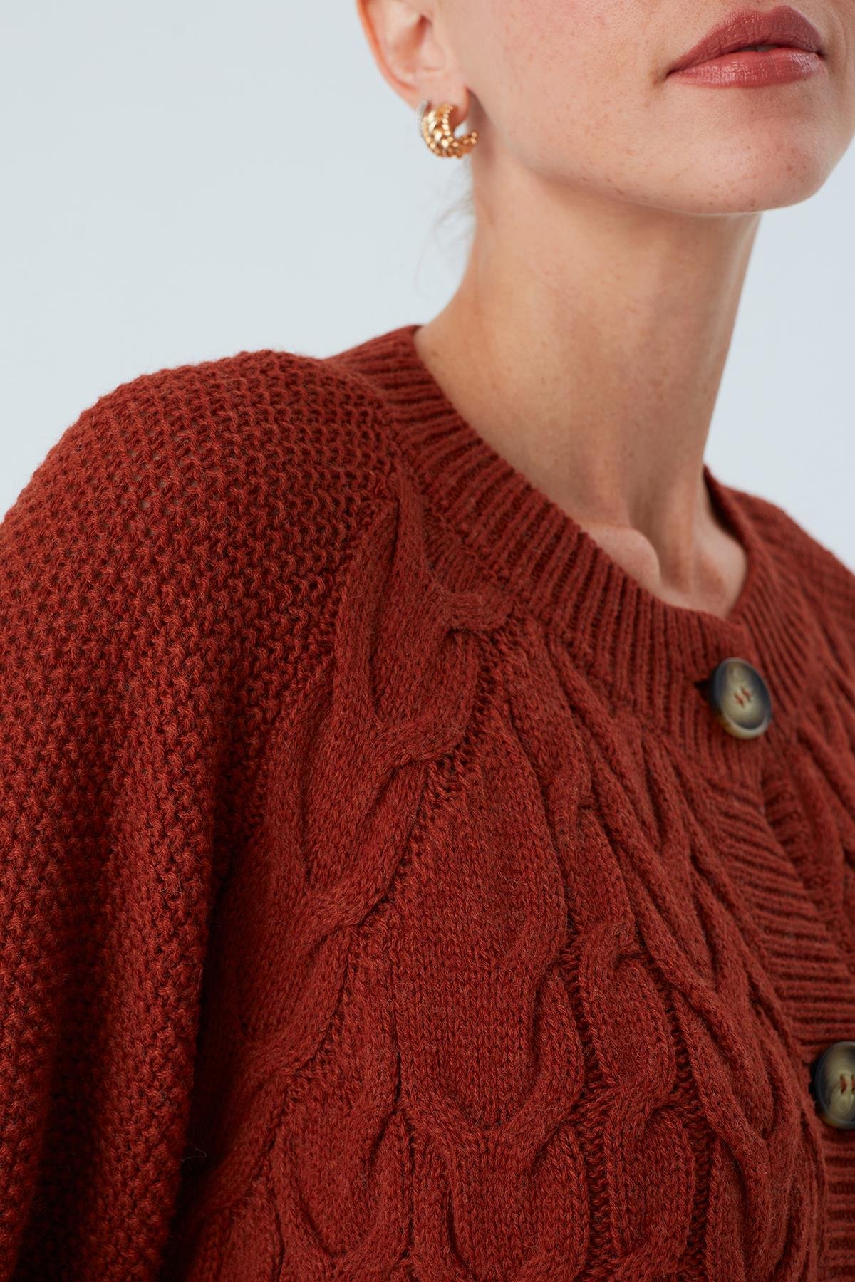 Peraluna MAY CARDIGAN Saç Örgülü Düğmeli Bol Kesim Kadın Triko Hırka Kızıl Kahve