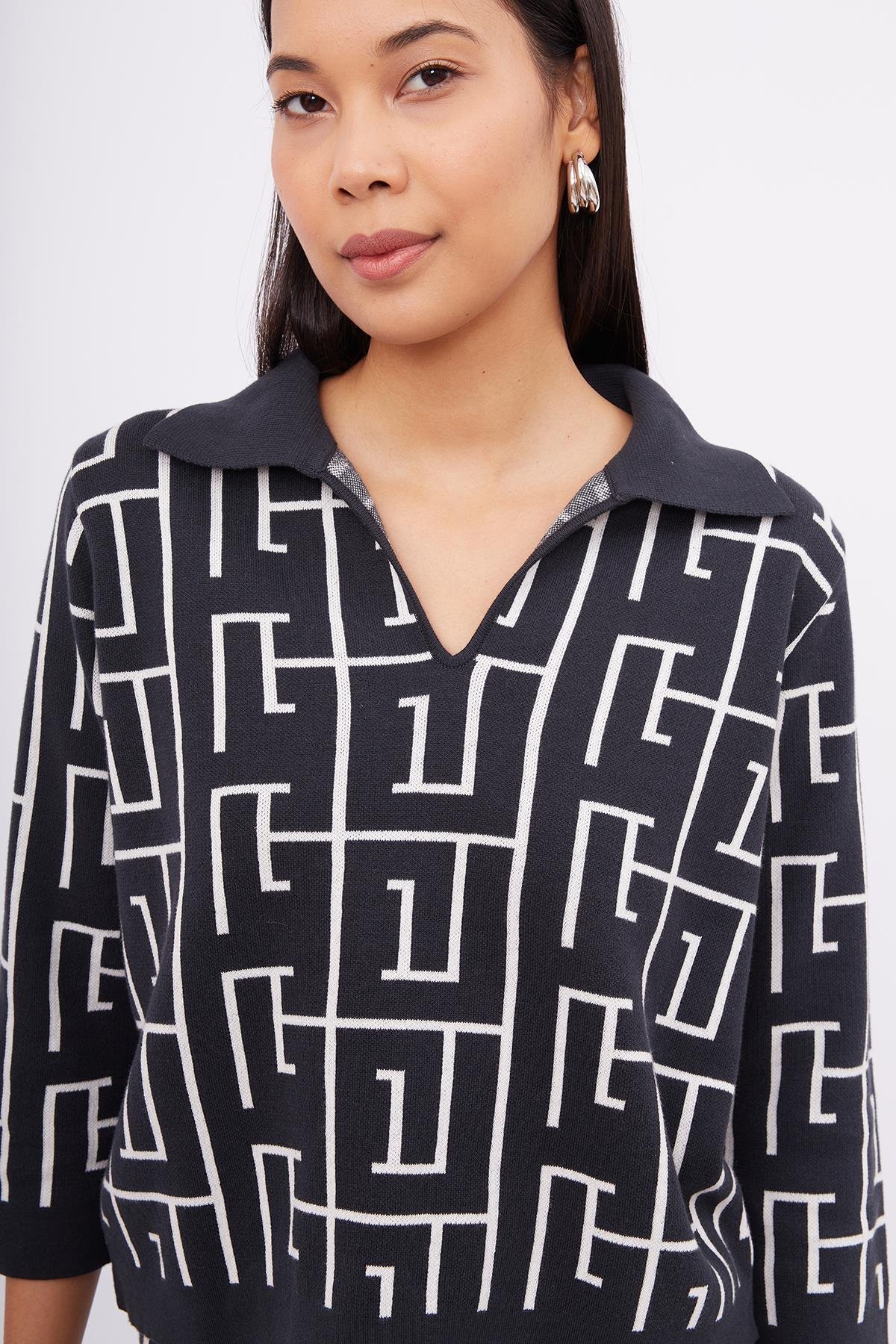 Peraluna MAZE BLOUSE Labirent Desen Crop Kesim Polo Yaka Kadın Triko Bluz - Antrasit/Ekru