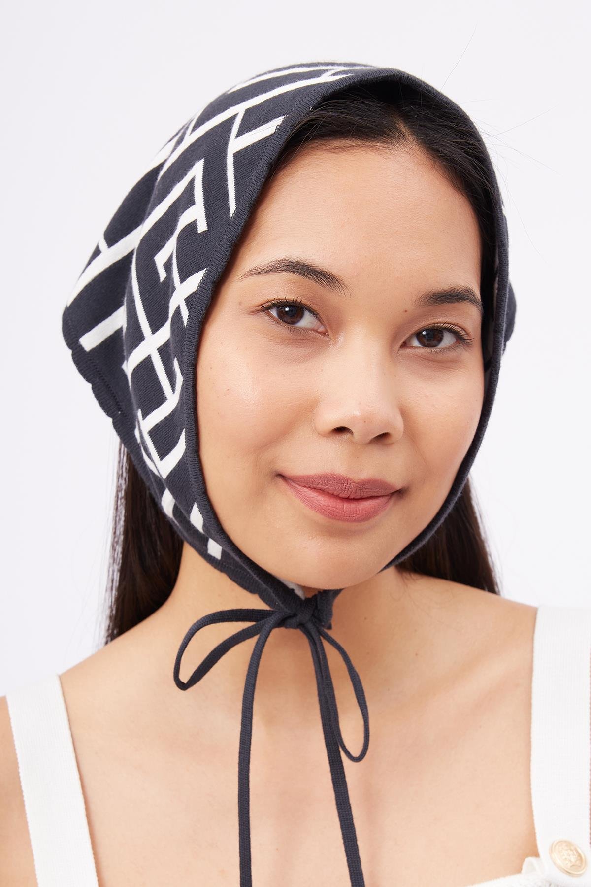 Peraluna MAZE SCARFE Labirent Desen Kadın Triko Eşarp - Antrasit/Ekru